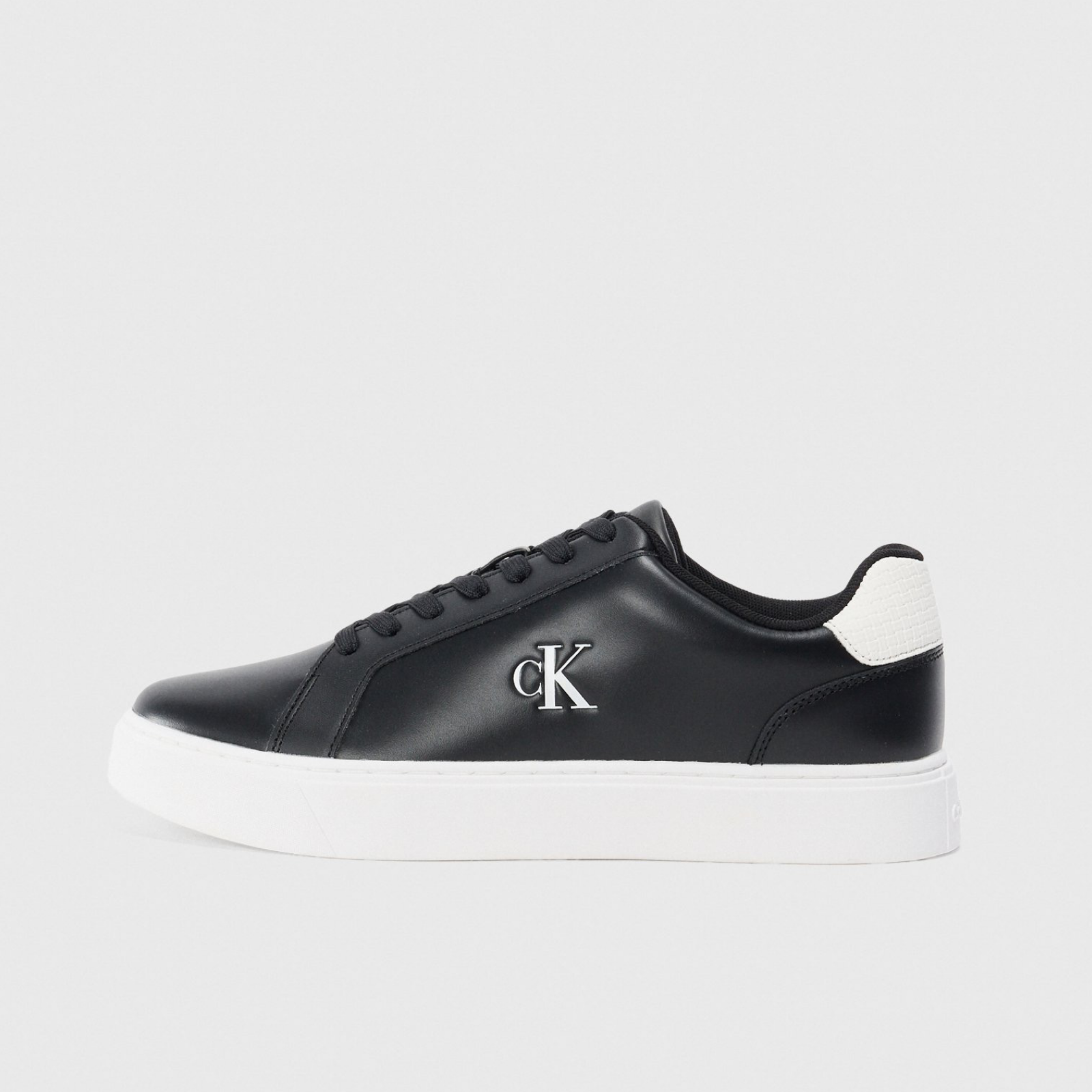 Мъжки черни кецове Calvin Klein Jeans Men Sneakers YM0YM01435 Lateral View
