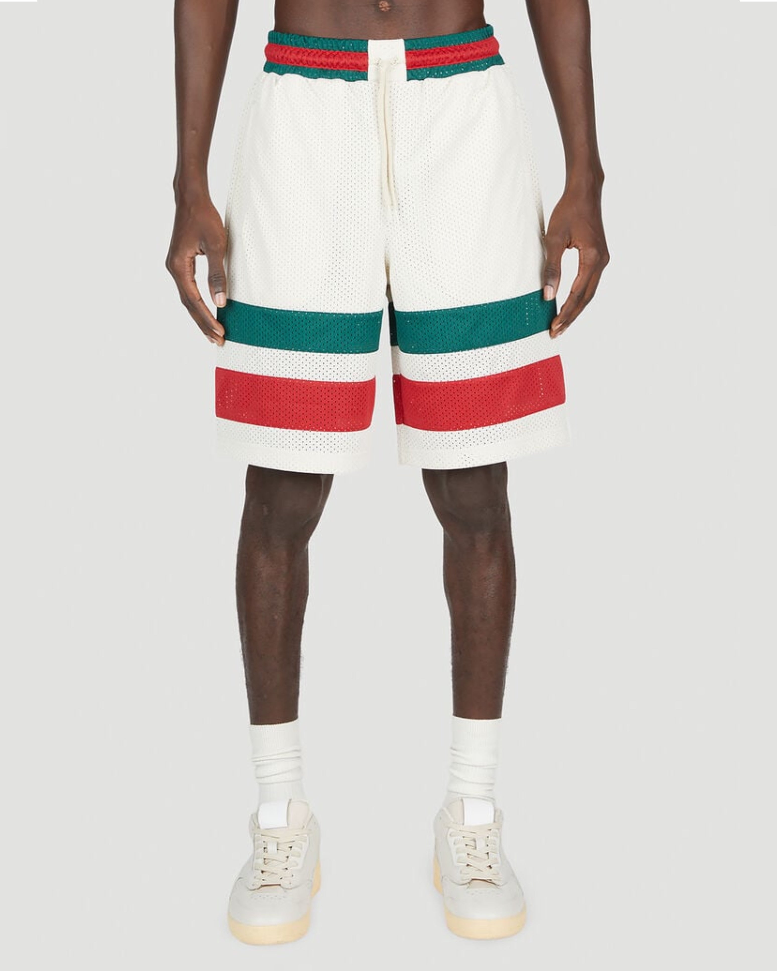 Мъжки луксозни къси панталони шорти в цвят слонова кост Men’s luxury iconic GUCCI logo shorts 737407 XJFFK 9325 Front body view