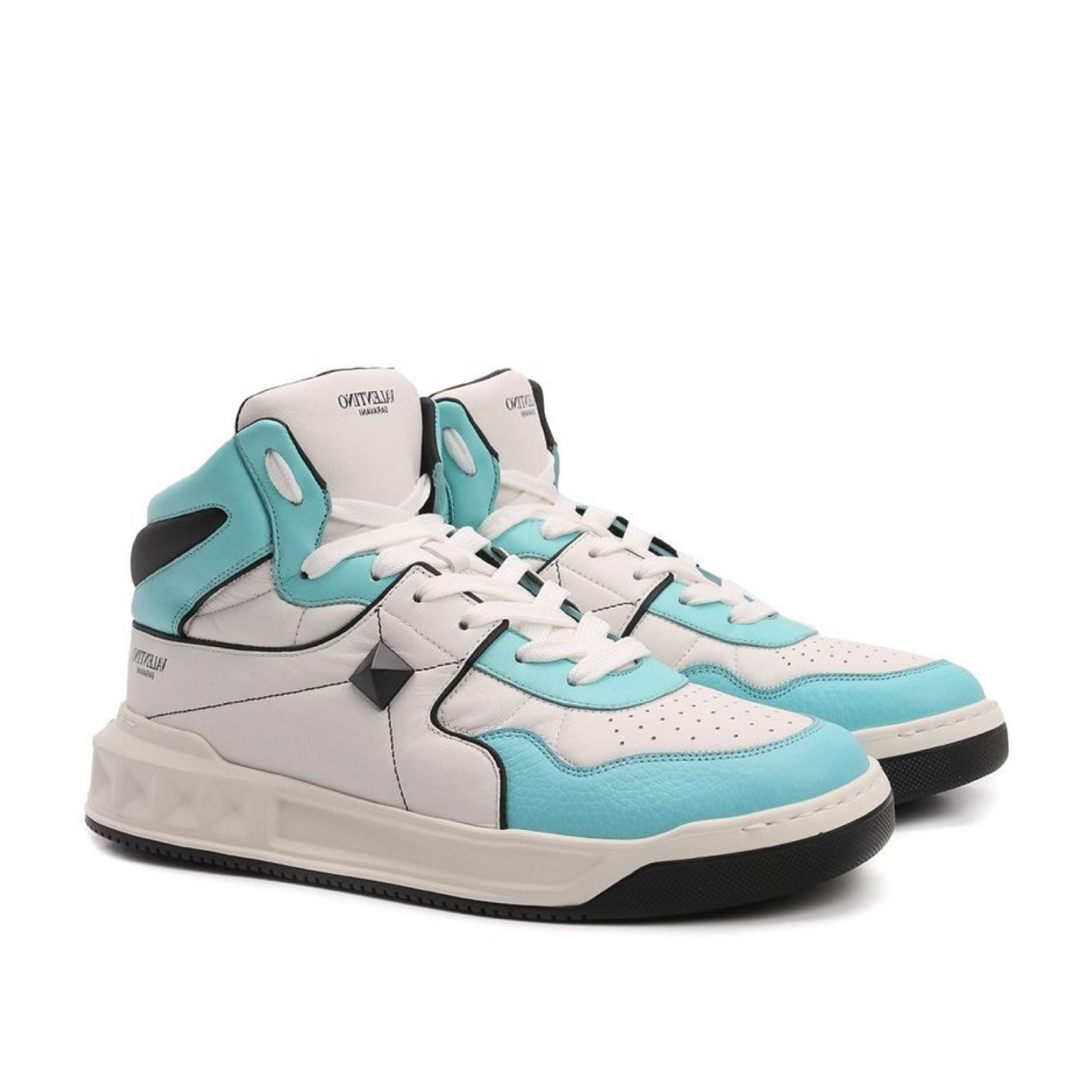 Valentino Garavani One-Stud Men Sneakers Lateral View