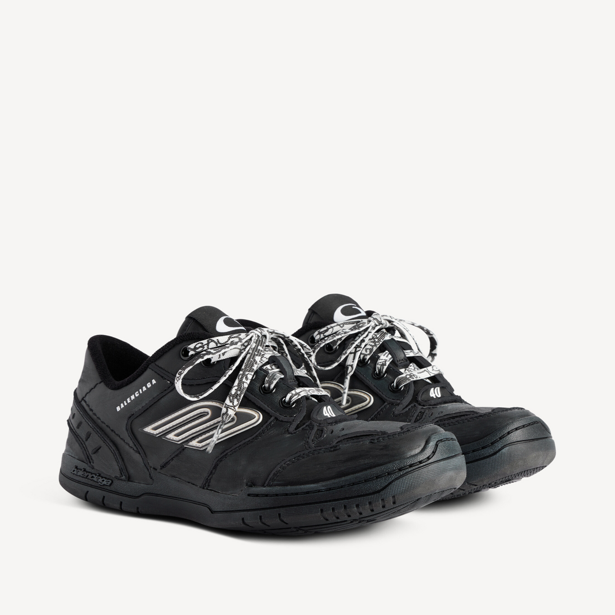 Balenciaga Hamptons Worn-Out Sneakers 841765WCURB1000 Lateral View