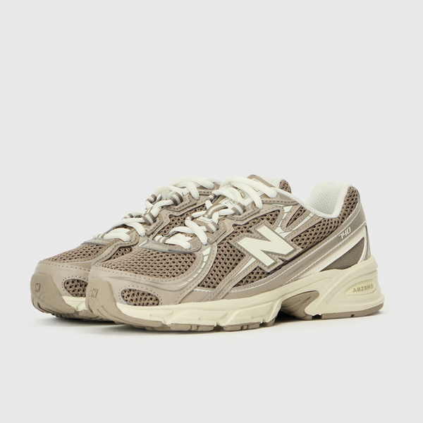 Дамски маратонки New Balance 740 Women Sneakers GR740SA Lateral View