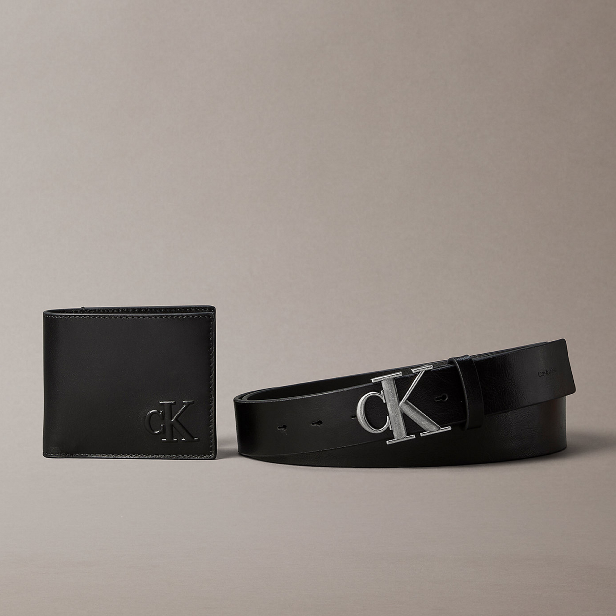 Мъжки подаръчен комплект Calvin Klein Men Gift Box Wallet And Belt LV04D0017G UB1 Front View