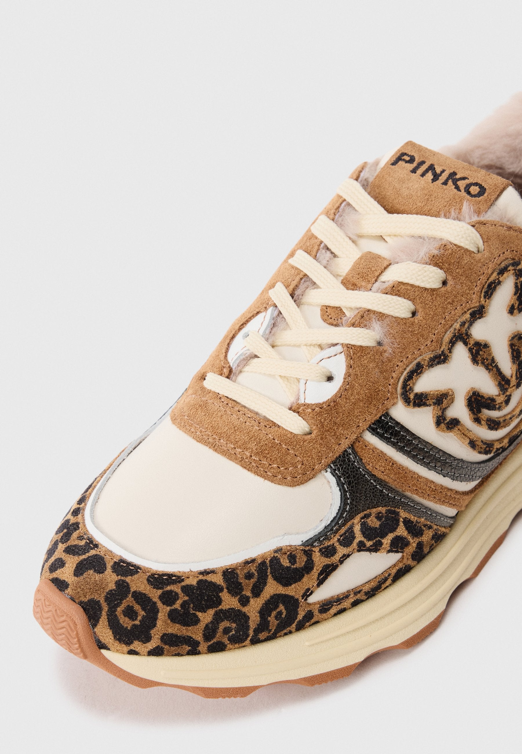 Дамски кецове Women’s sneakers PINKO Zoe 01 SS0087 P121M36 Leopard close-up view