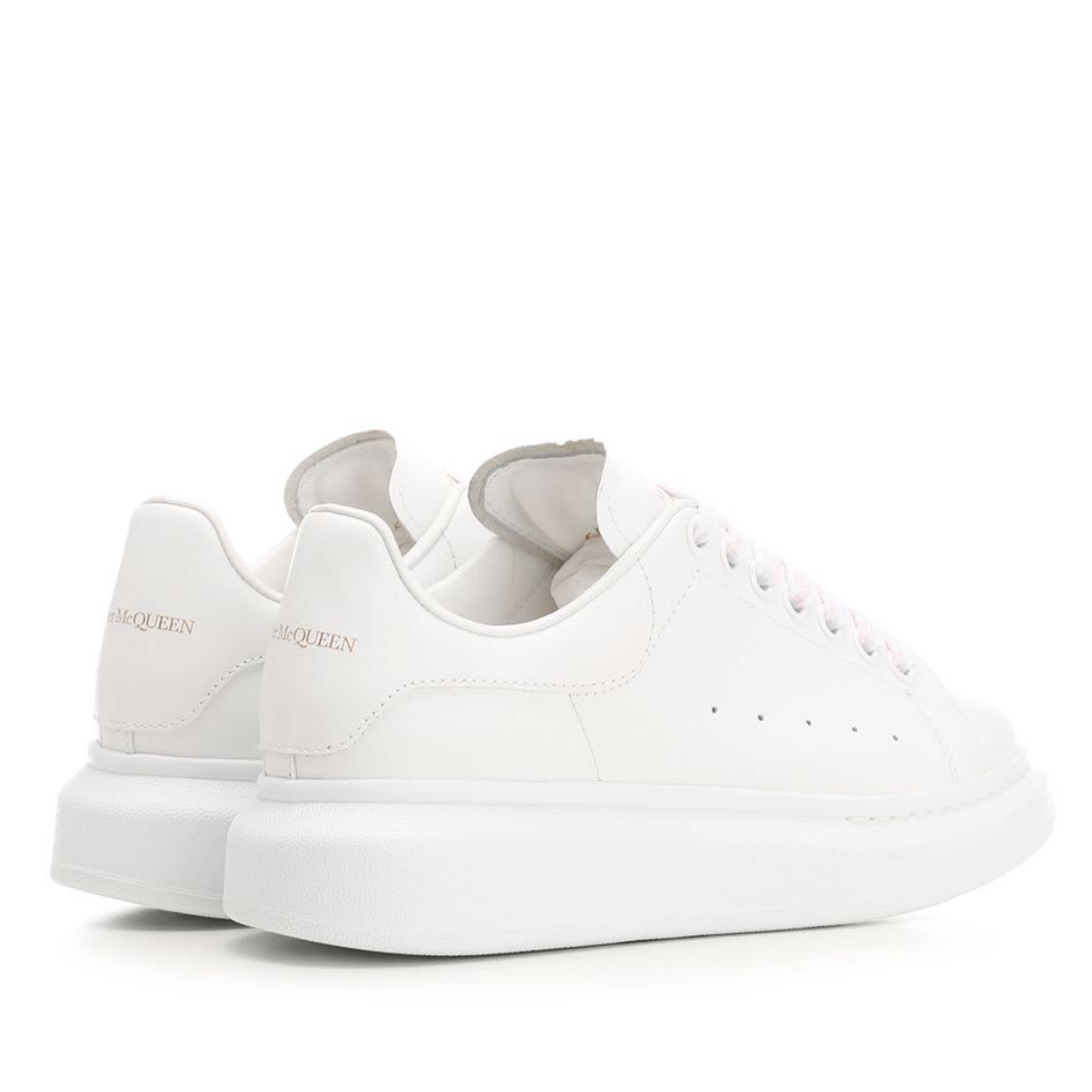 Дамски луксозни кецове от естествена кожа в бяло Women’s oversized sneakers Alexander McQueen 553770-WIEE0-9000 White