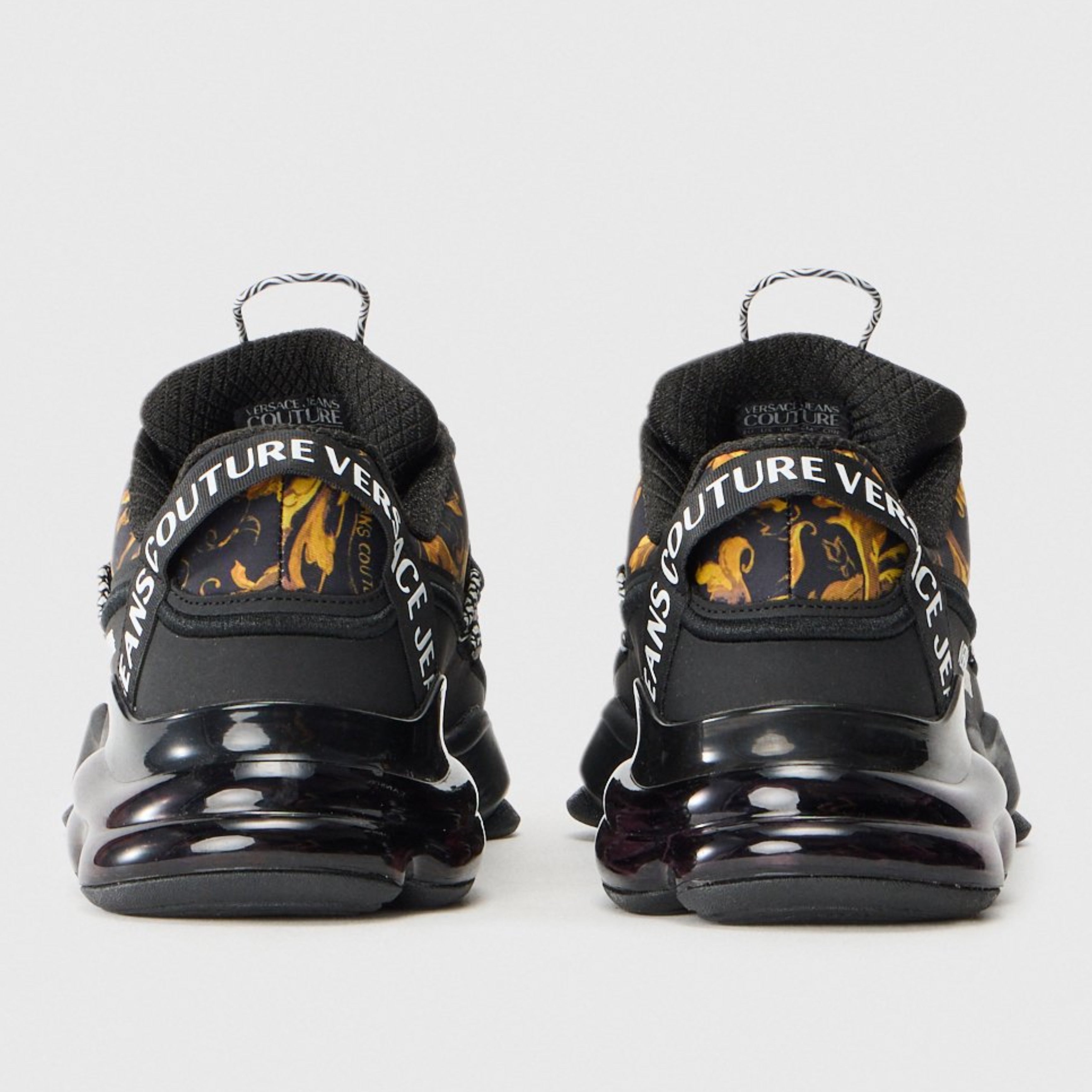 Мъжки маратонки Men's sneakers Versace Jeans Couture 79YA3SU2 ZSC94 G89 Black and Gold heel view