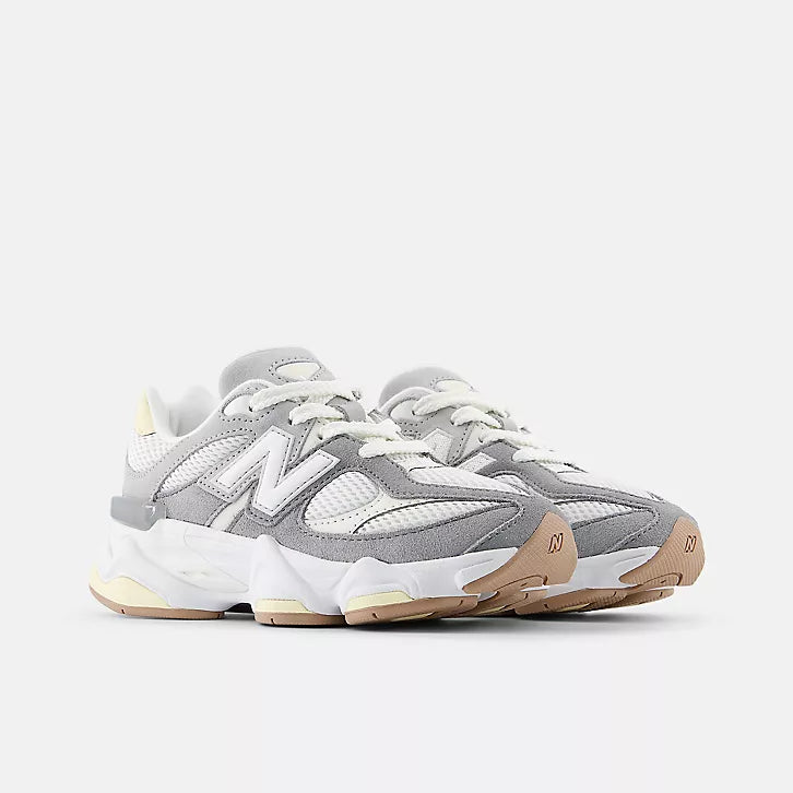 Дамски маратонки New Balance 9060 Women Sneakers GC9060AB Lateral View