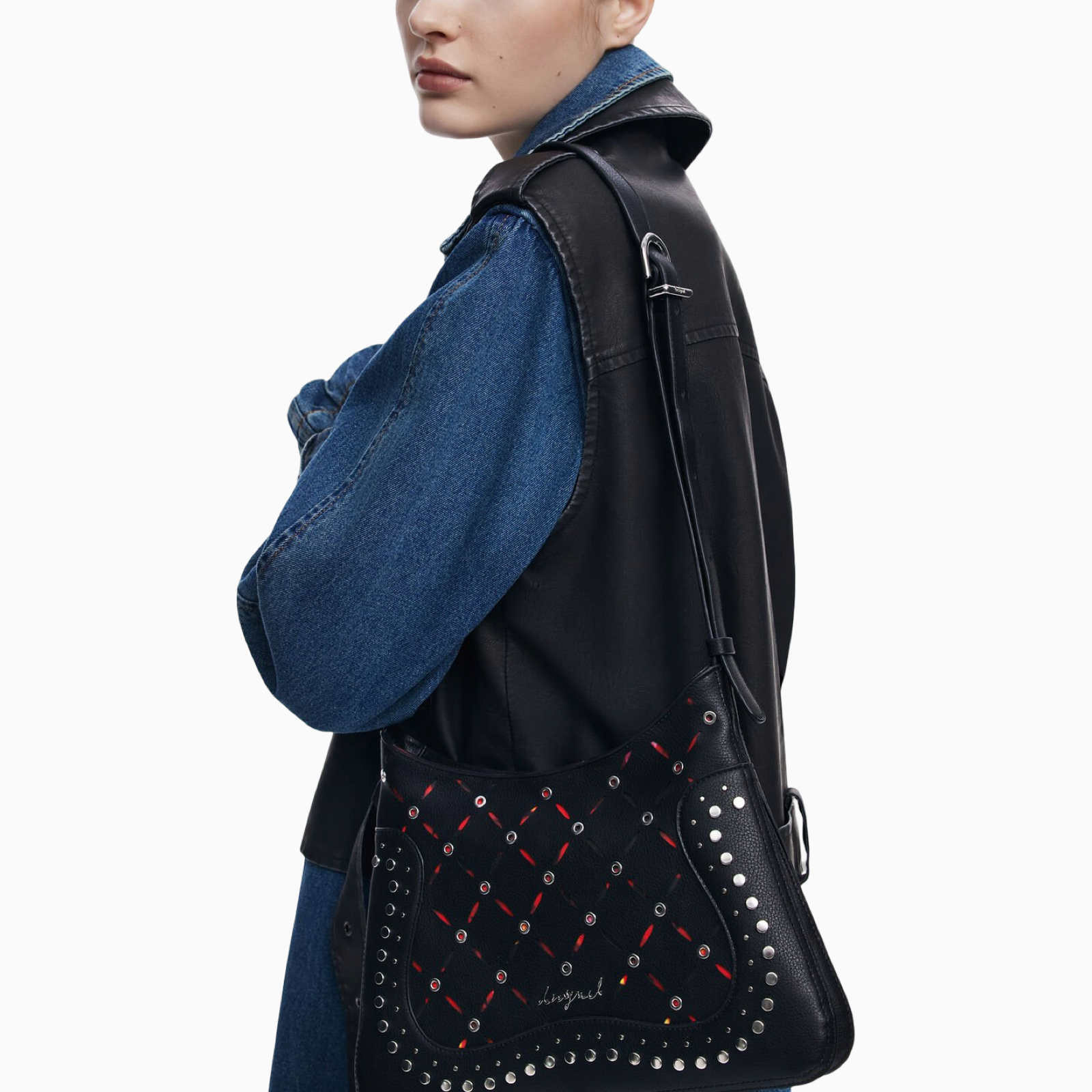 Дамска чанта Desigual Shoulder Bag 25WAXP38 Model View