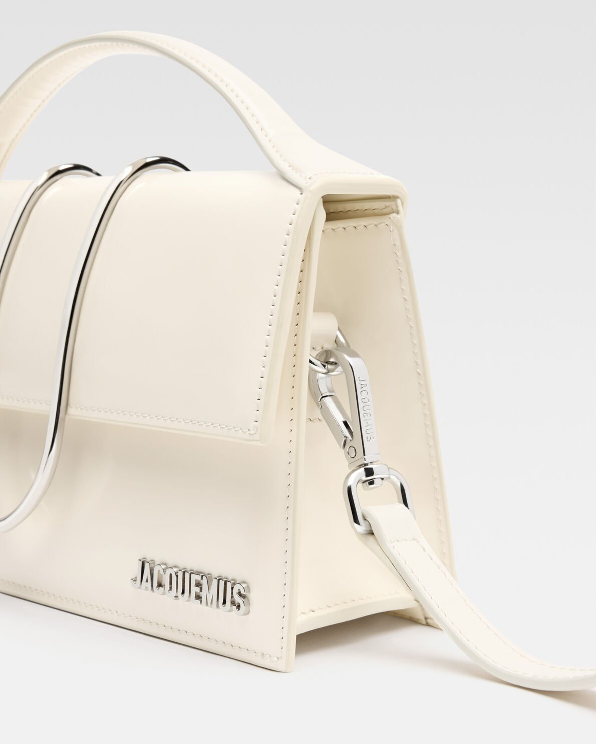 Дамска чанта Women’s shoulder bag Jacquemus Le Grand Bambino LA CROISIÈRE 243BA4063128115 Light Ivory detail view
