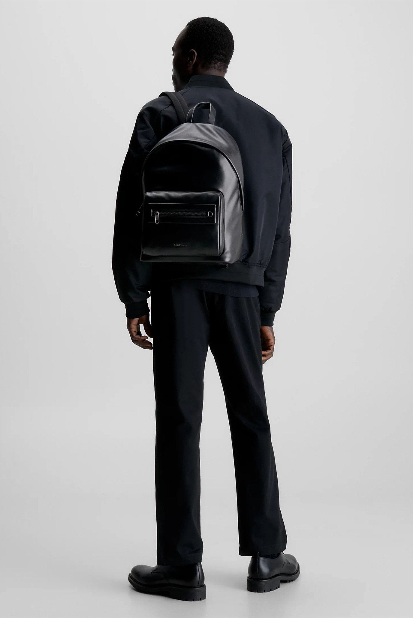 Мъжка раница Men’s rucksack Calvin Klein
K50K510832 Black lifestyle view