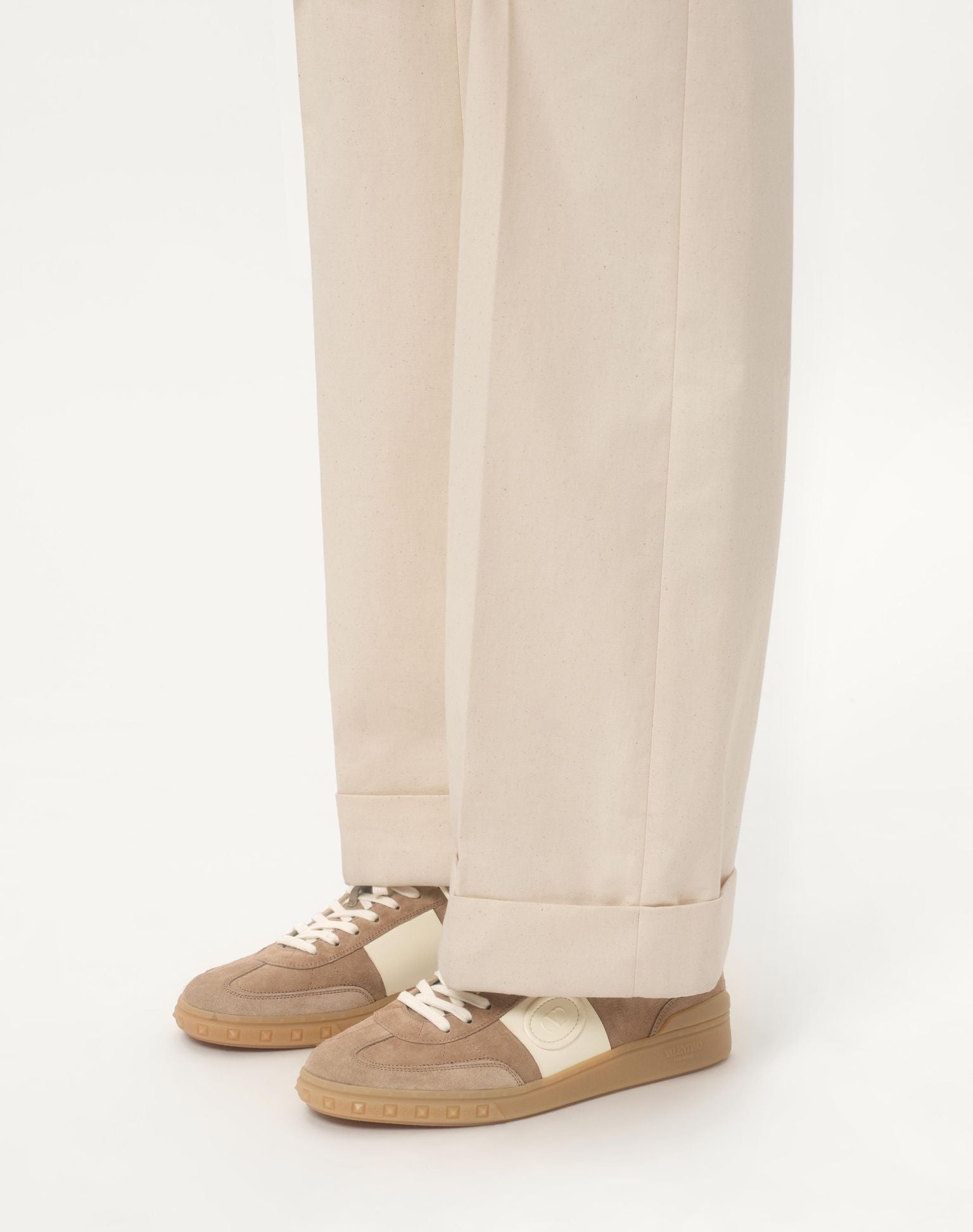 Мъжки кецове Men’s sneakers Valentino Garavani Upvillage 7Y2S0H77LAL BSB Khaki/Ivory lifestyle view
