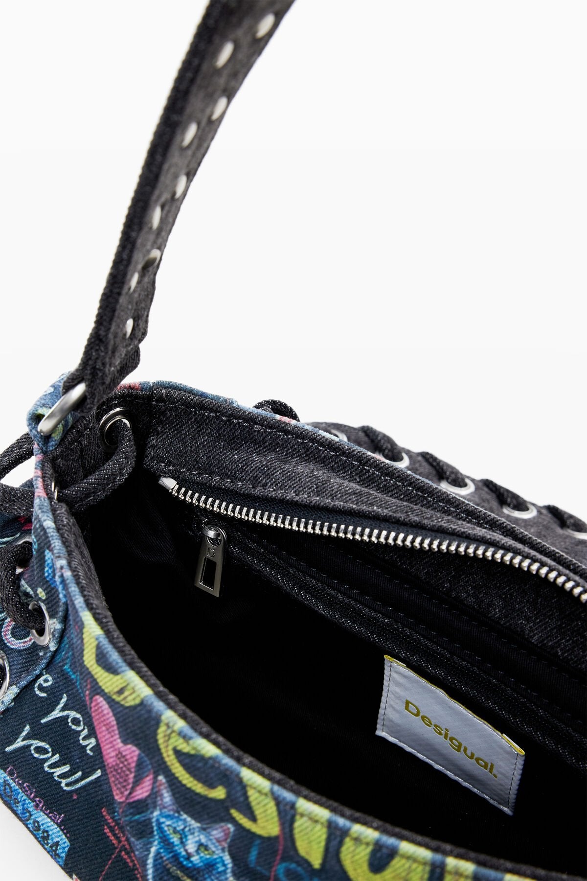 Дамска чанта Women’s medium graffiti bag Desigual 25WAXD22 9019 inside view