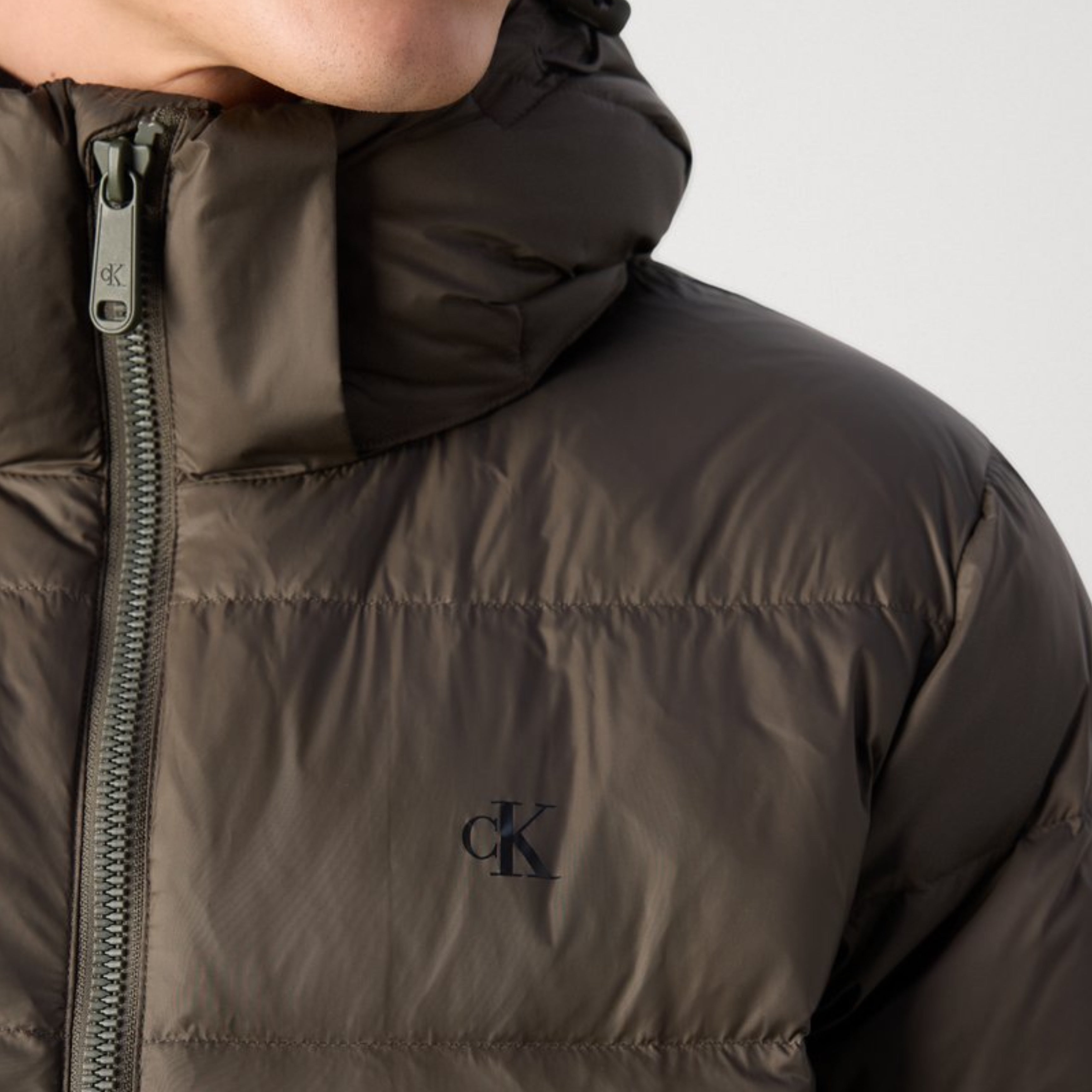 Мъжко яке Men’s jacket Calvin Klein
LV04RC518G PAR Khaki close up view