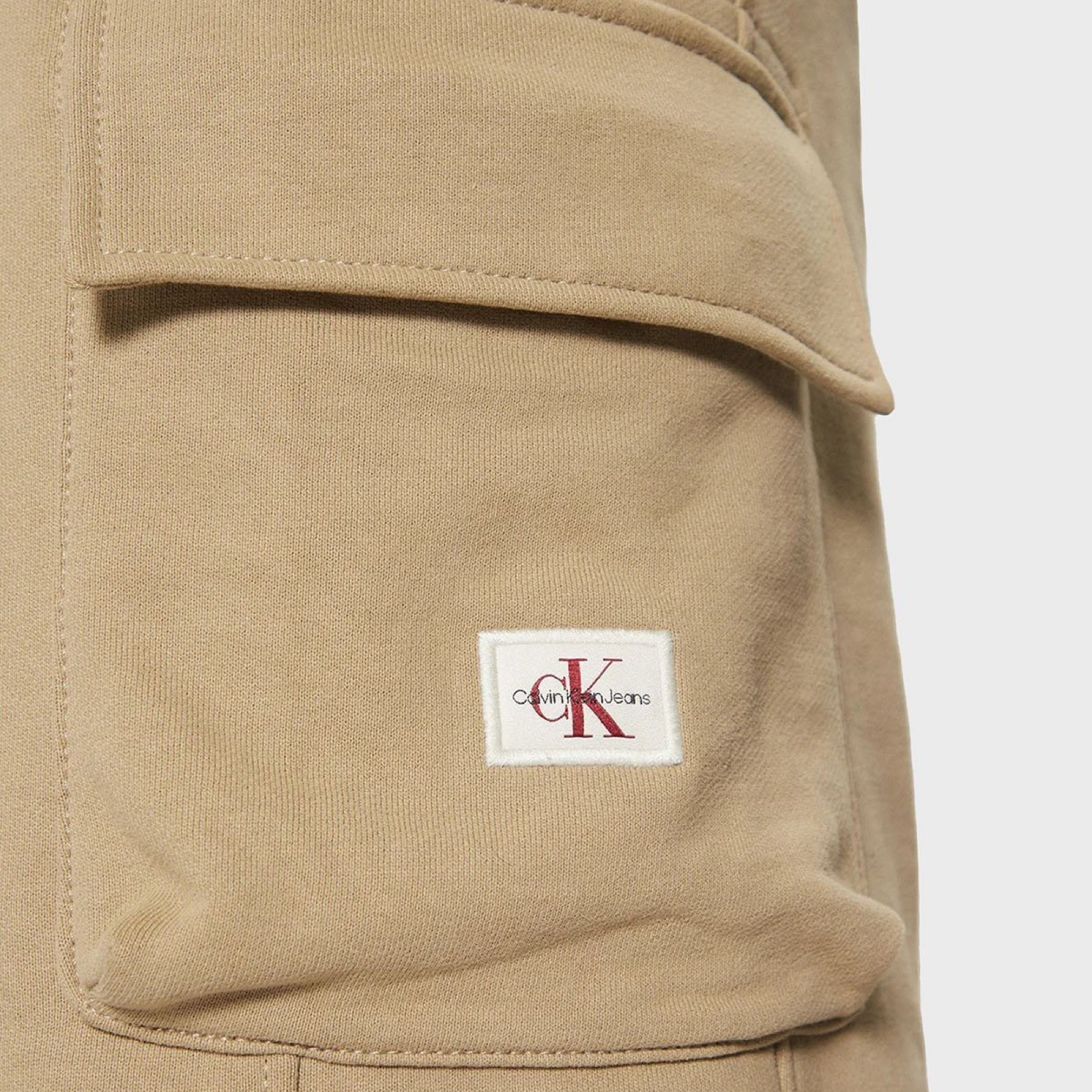 Мъжки бежови къси панталони Calvin Klein Jeans Men Shorts J30J327284 HI0 Close-Up