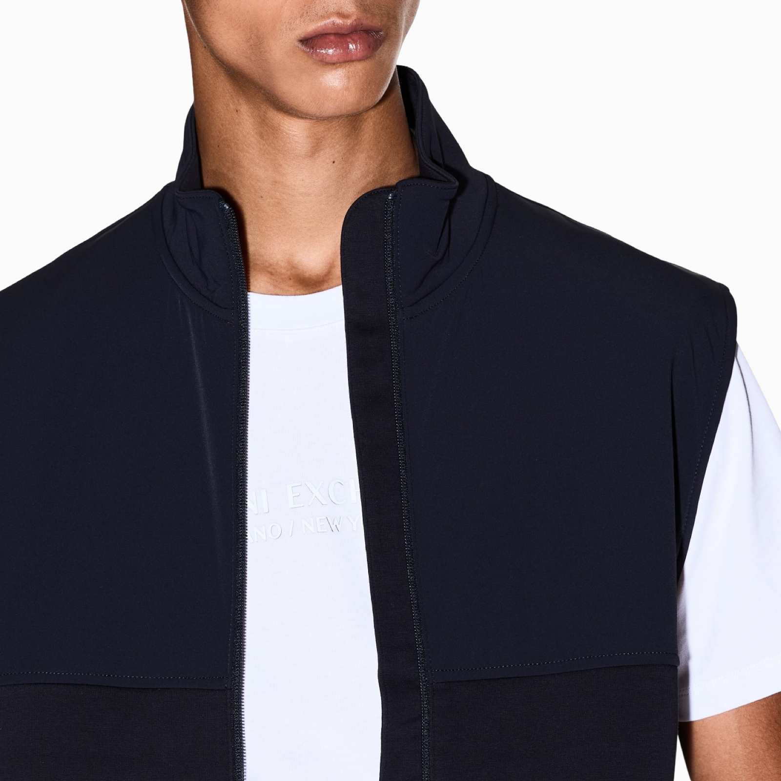 Мъжки елек Armani Exchange Men Vest XM001565 AF10818 UB101 Close-Up