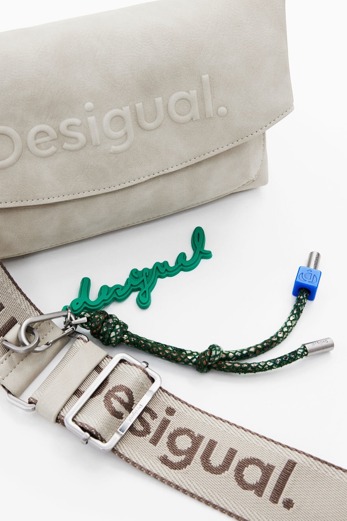 Дамска чанта Women’s shoulder bag Desigual 25WAXPB2 6006 detail view