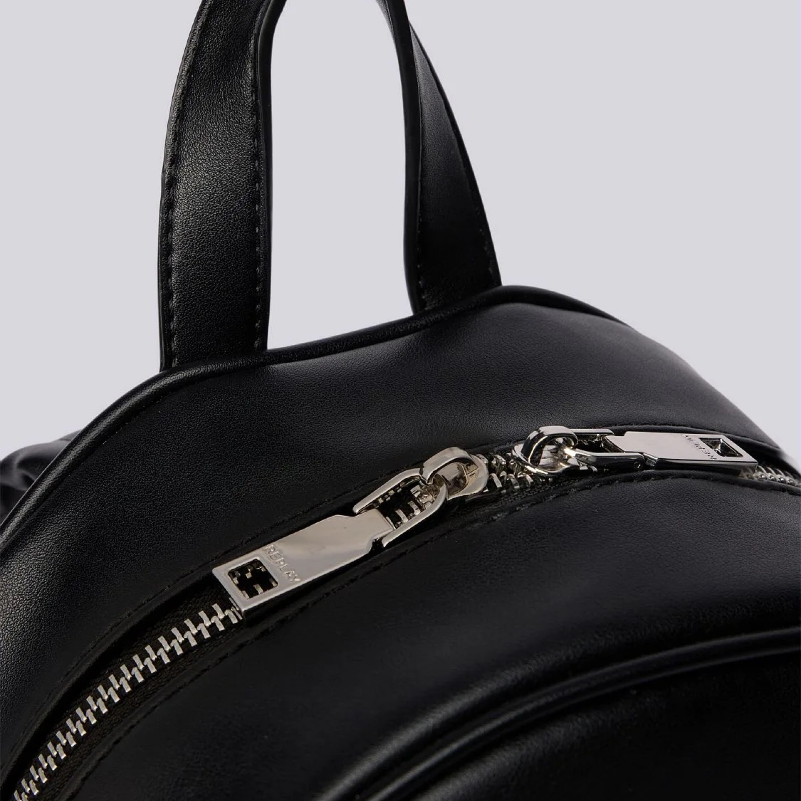 Дамска раница Replay Women Rucksack FW3587.000.A0420A Close-Up