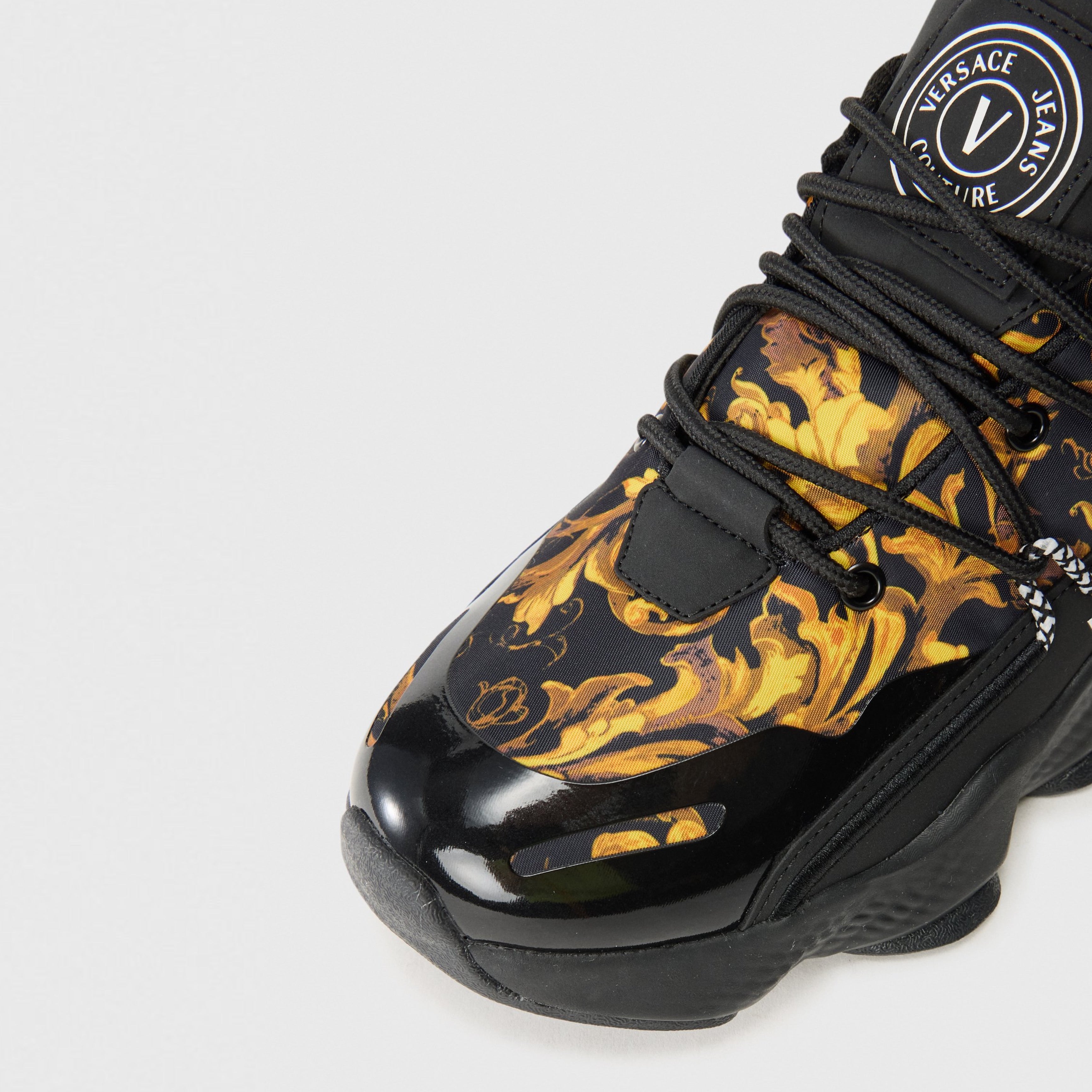Мъжки маратонки Men's sneakers Versace Jeans Couture 79YA3SU2 ZSC94 G89 Black and Gold toe view