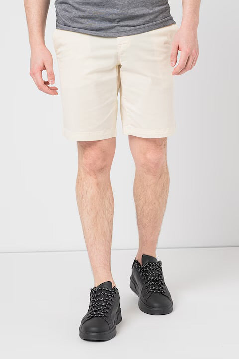Мъжки къси панталони men’s shorts Boss
50489112 beige lifestyle front view