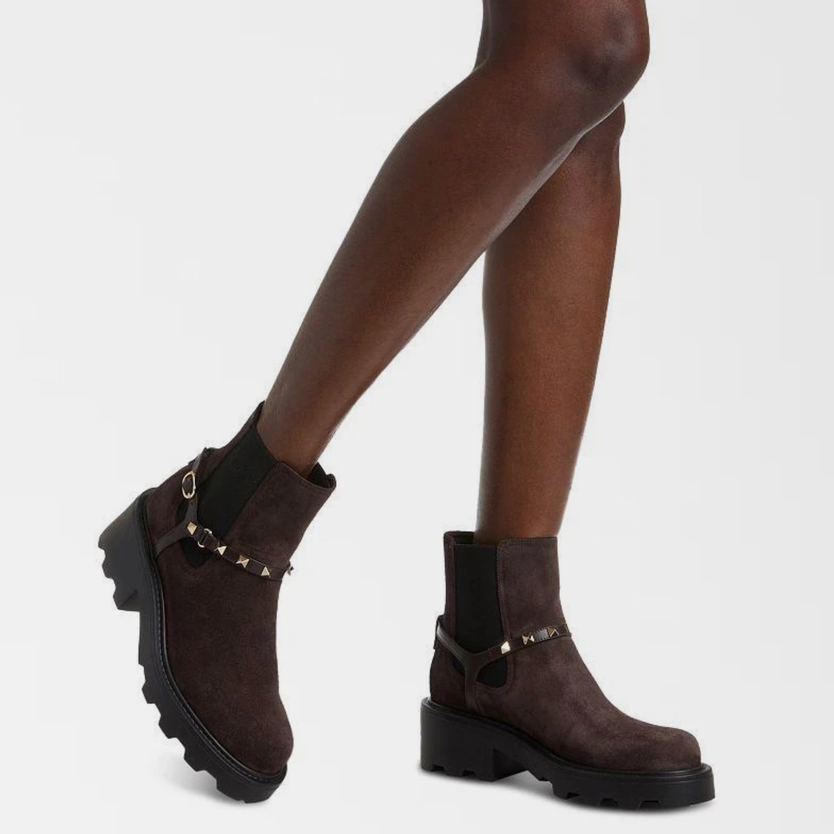 Дамски велурени боти Women’s Beatle Rockstud Suede Chelsea Boots VALENTINO GARAVANI 7W2S0KU2BVJ0TO Brown lifestyle view