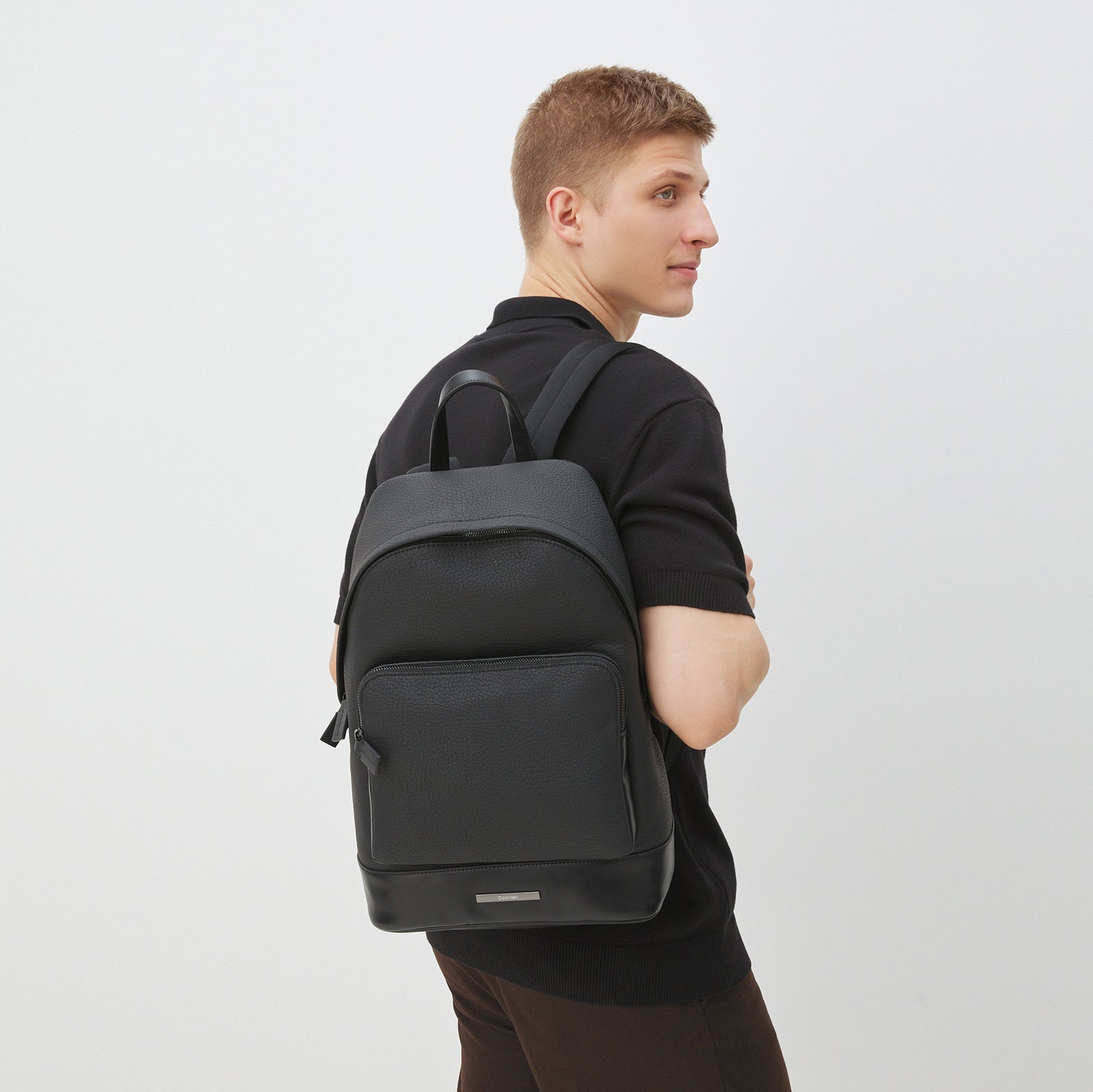 Мъжка раница Men’s rucksack Calvin Klein
K50K511245 Black lifestyle view