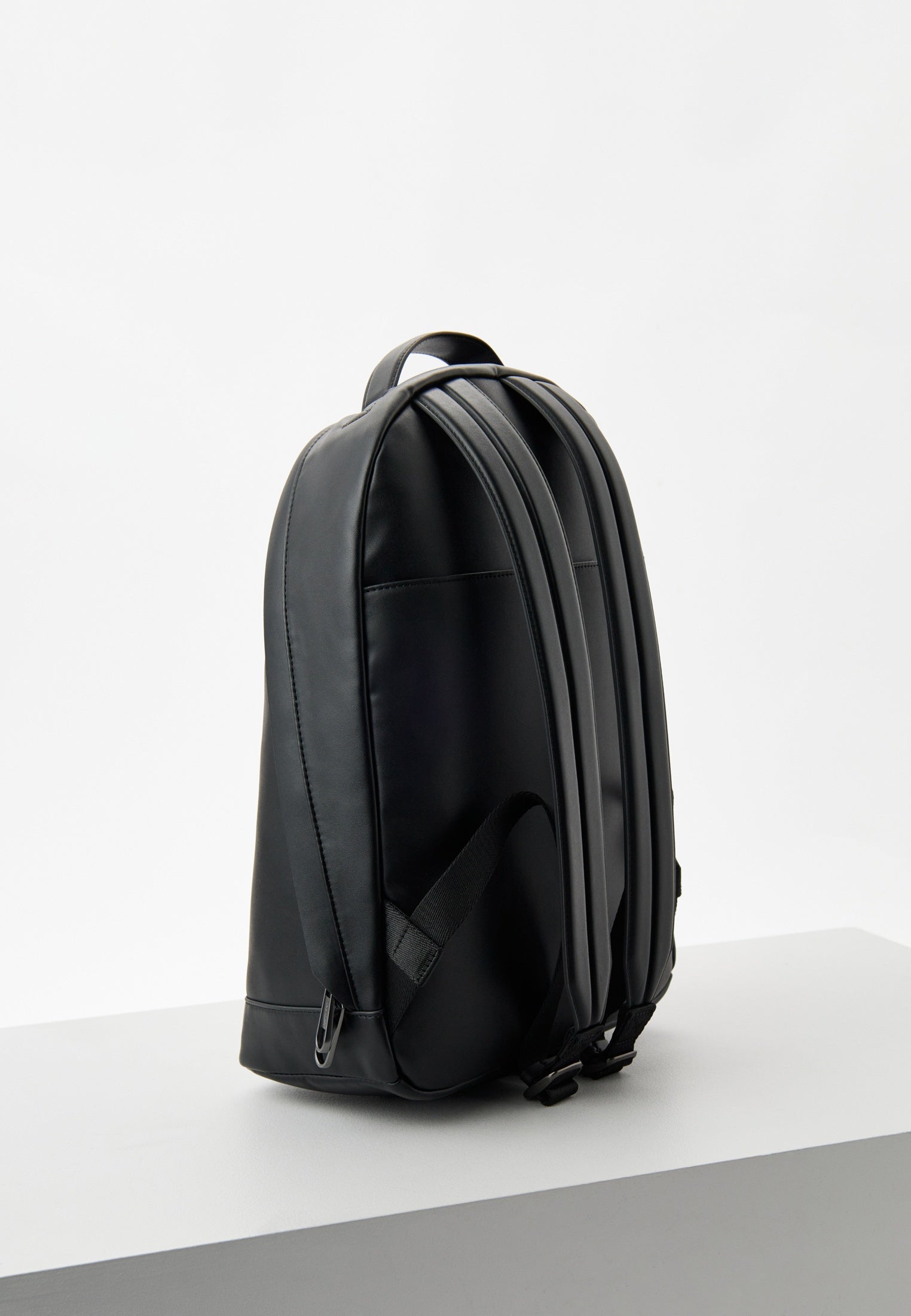 Мъжка раница Men’s rucksack Calvin Klein
K50K511212 Black back view