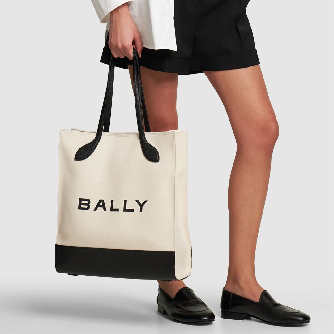 Дамска чанта Bally Chic Monochrome Leather Tote Bag