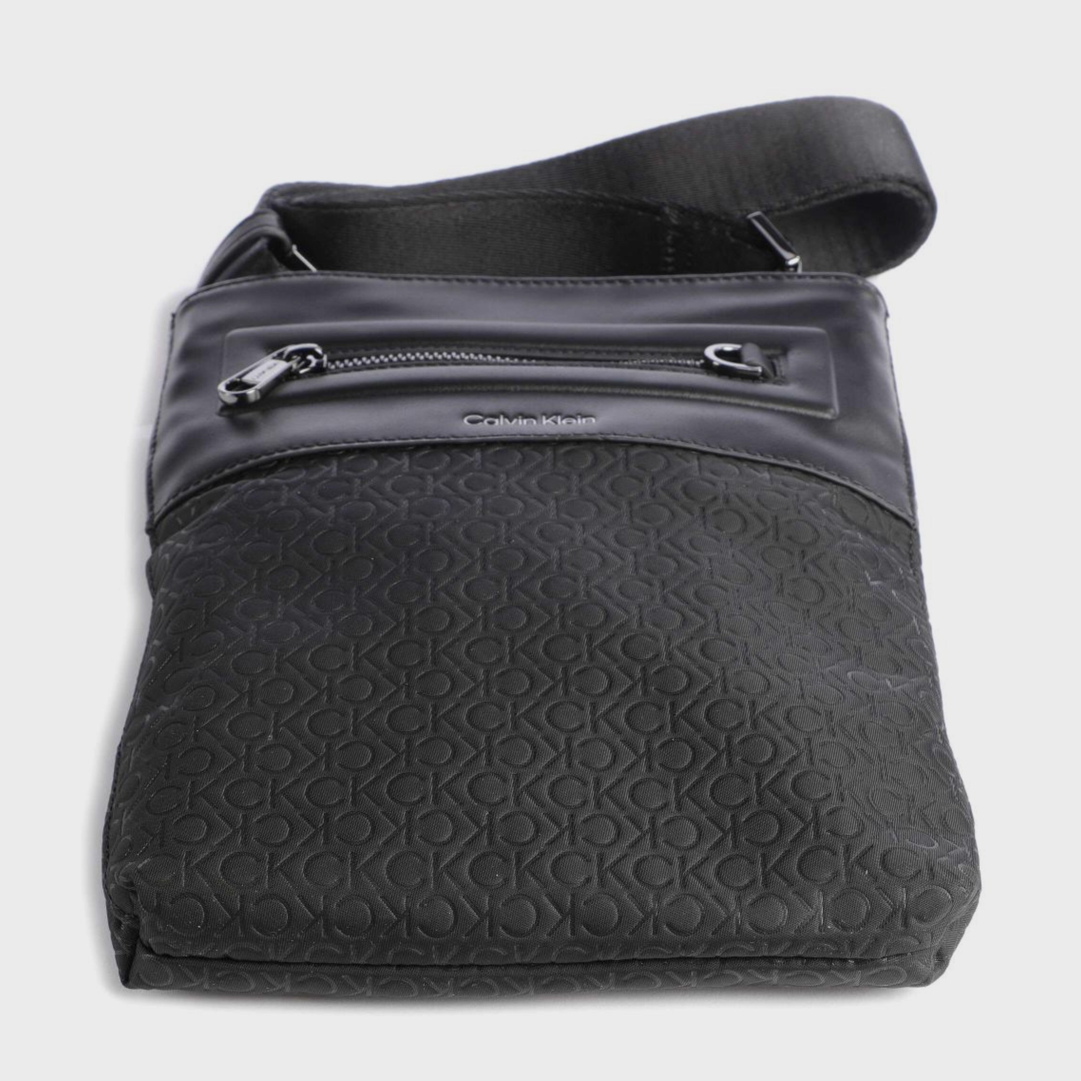 Мъжка чанта Men’s crossbody bag Calvin Klein K50K510823 Black top view