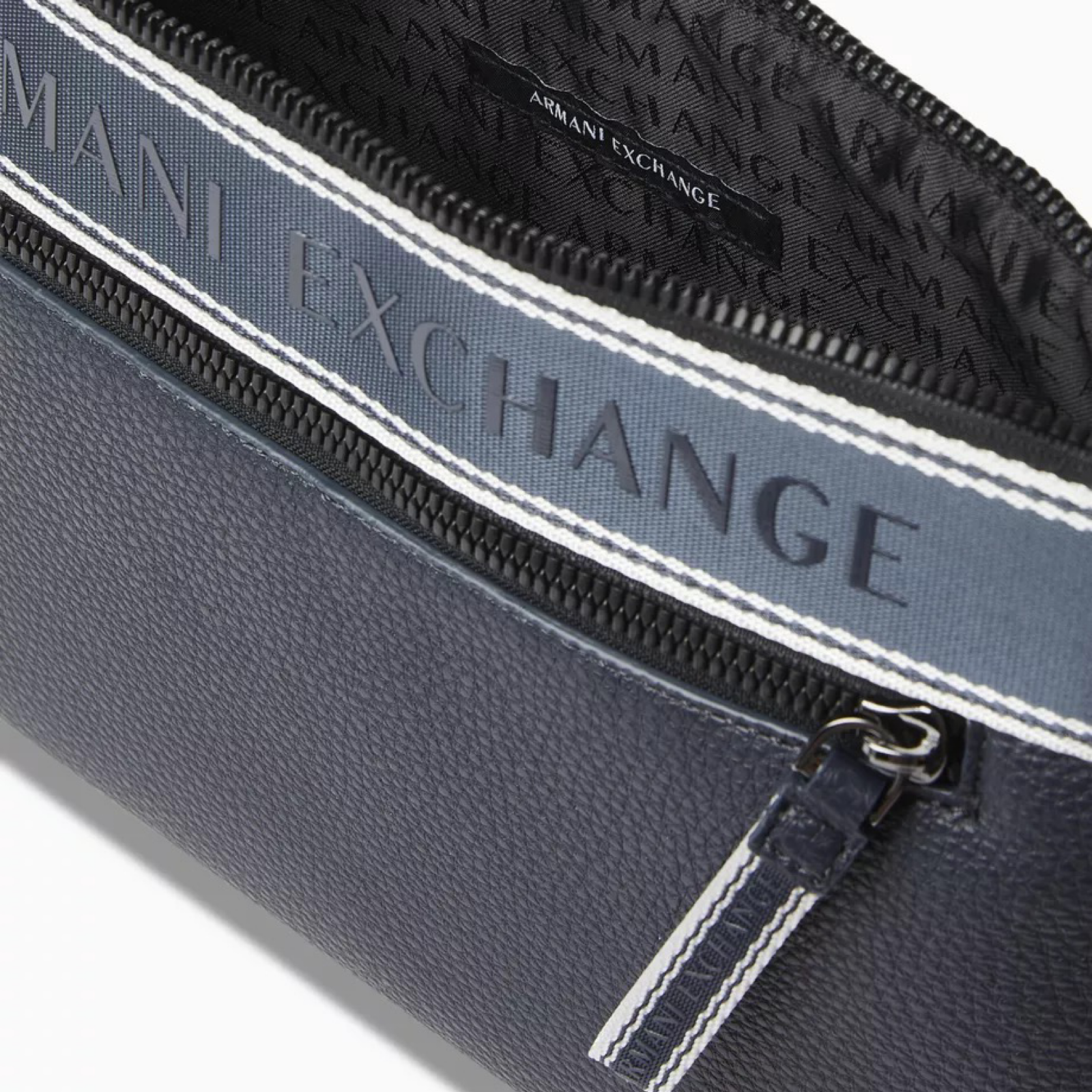 Мъжка клъч чанта Armani Exchange Men Bag XM002835 AF22662 Close-Up