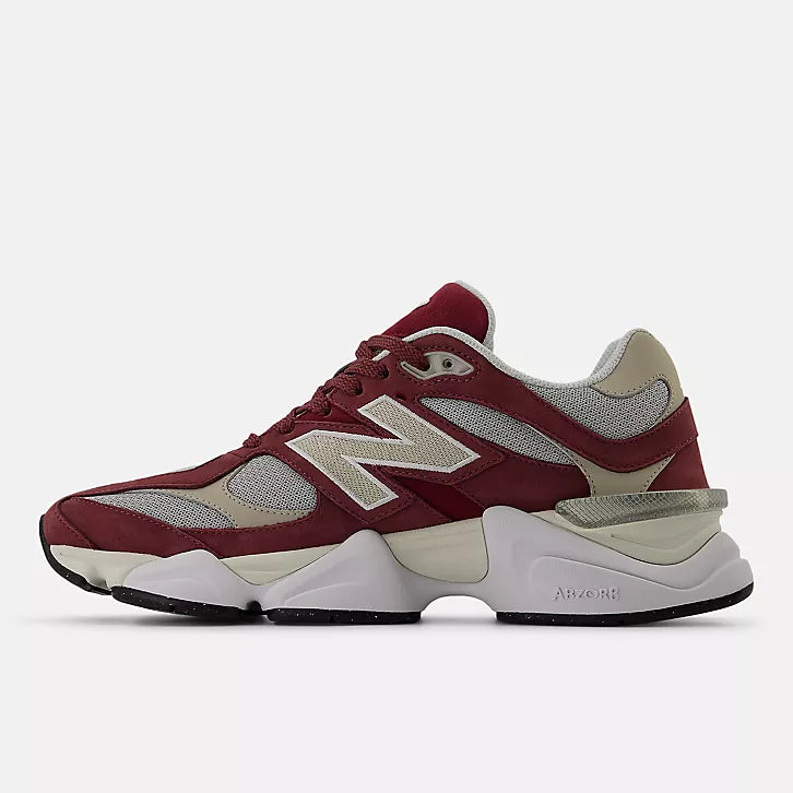 Дамски маратонки New Balance 9060 
GC9060CT Medial View