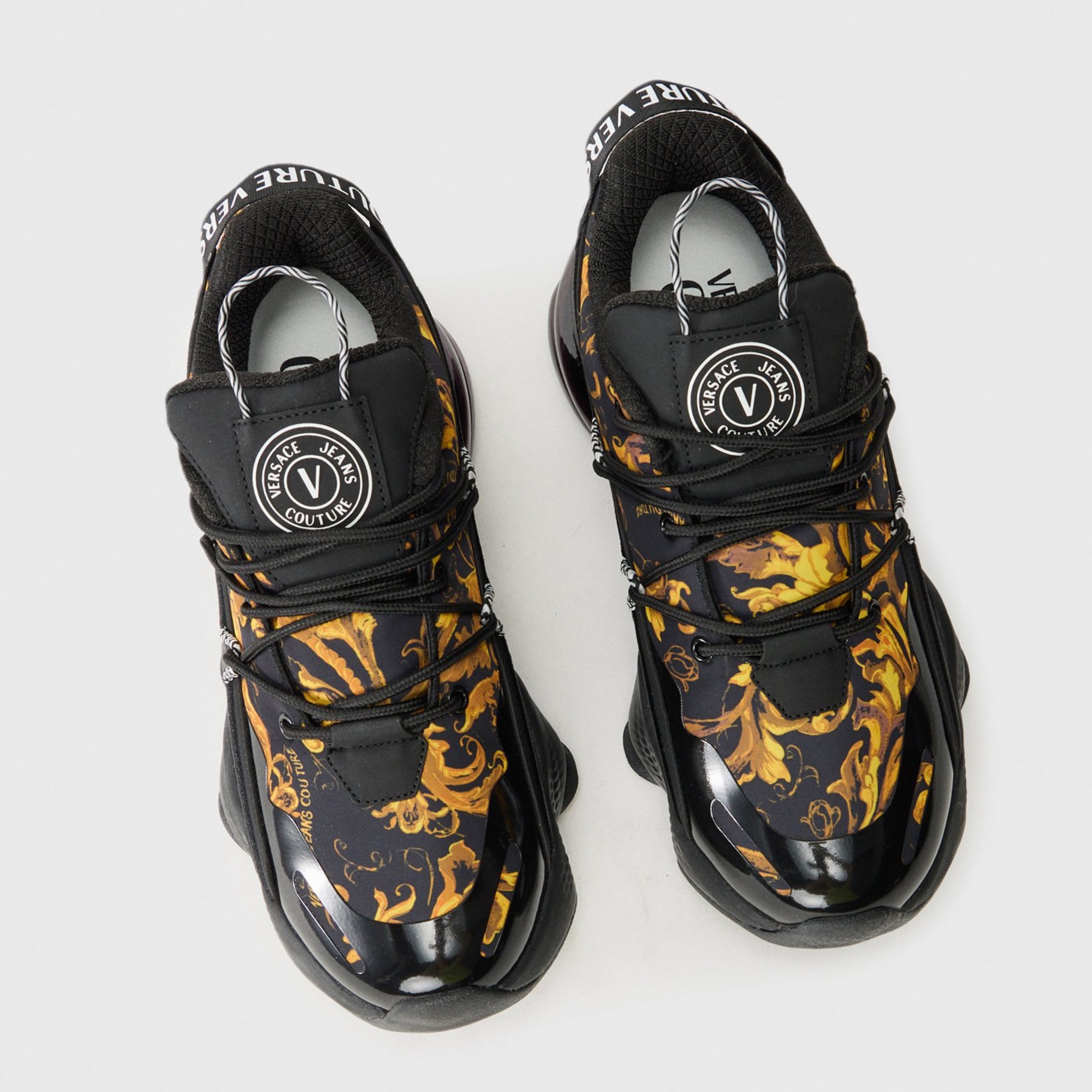 Мъжки маратонки Men's sneakers Versace Jeans Couture 79YA3SU2 ZSC94 G89 Black and Gold top view