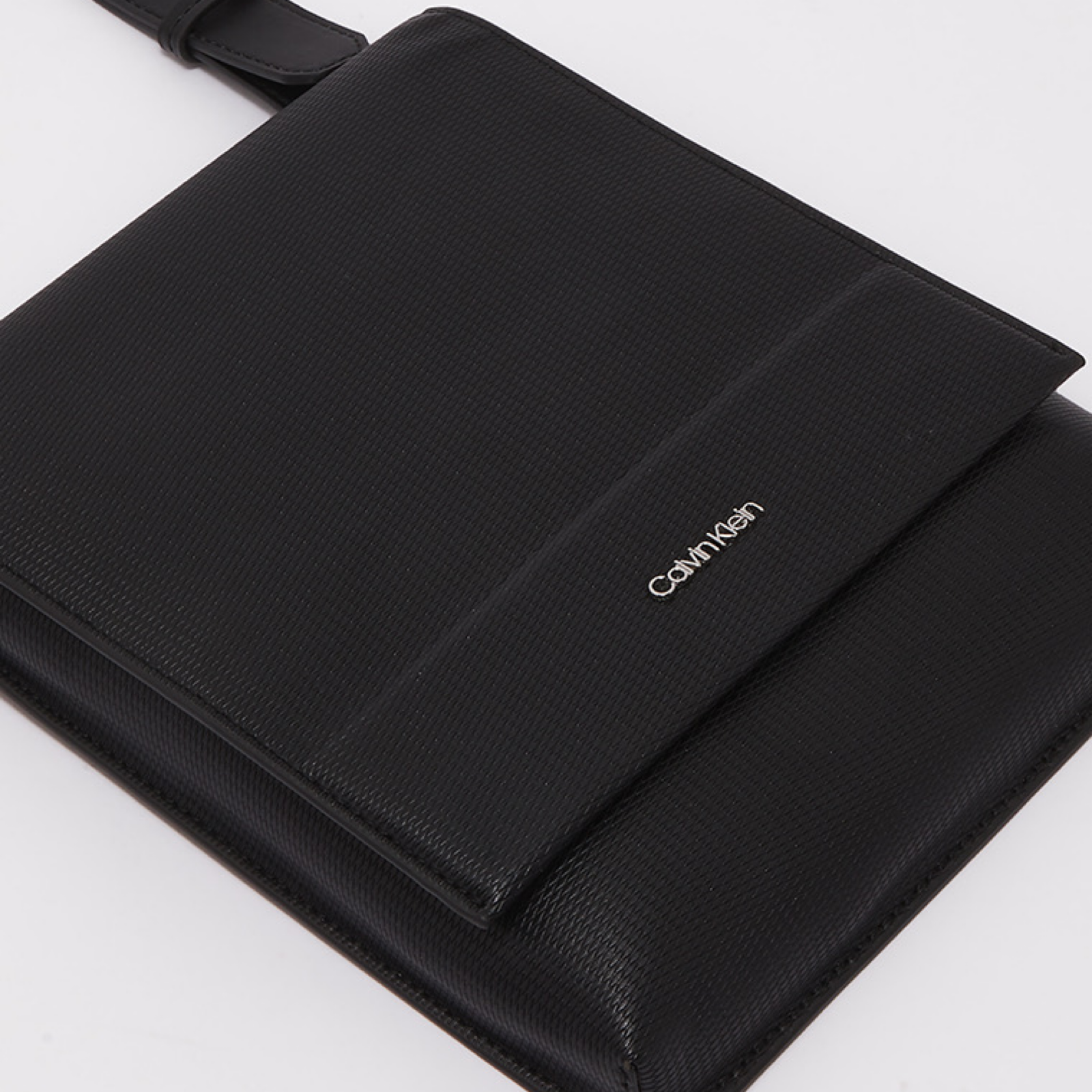 Мъжка чанта Men’s crossbody bag Calvin Klein K50K509000 Black Top View