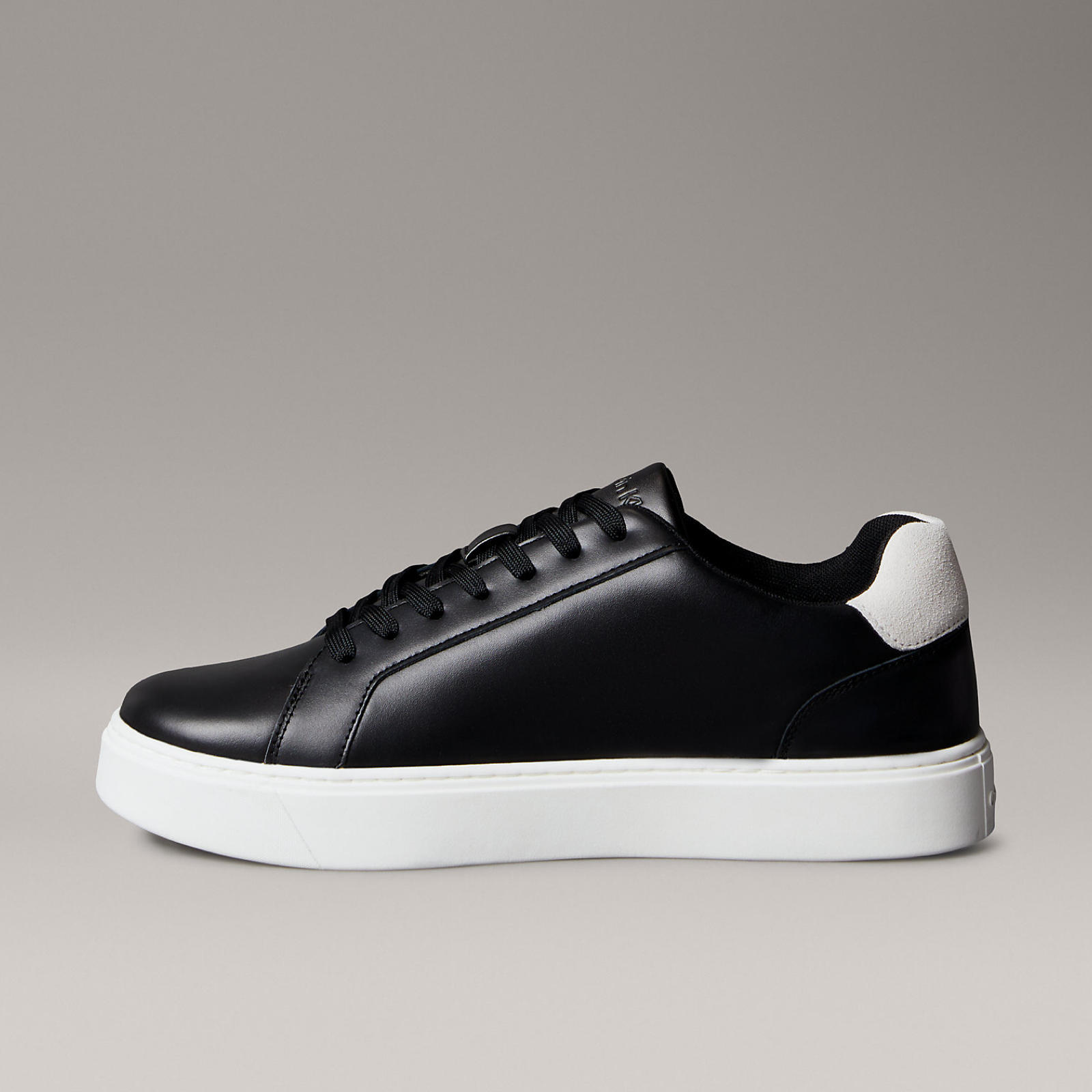 Мъжки кецове Calvin Klein Men Sneakers YM0YM01435 0GM Medial View