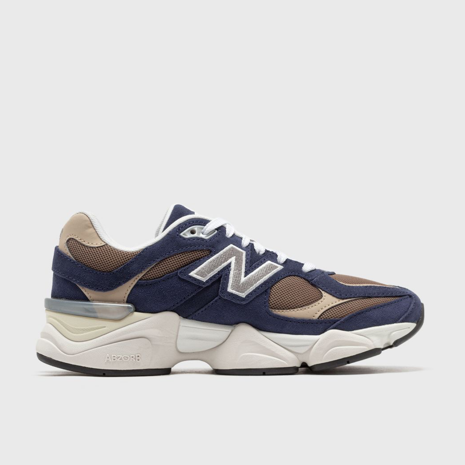 Дамски маратонки New Balance 9060 
GC9060BF