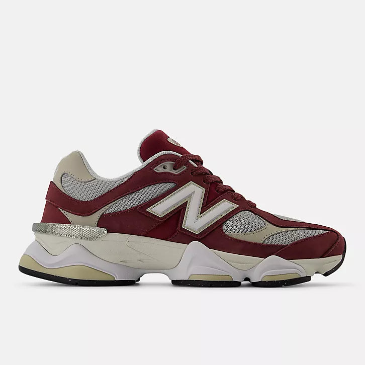 Дамски маратонки New Balance 9060 
GC9060CT Lateral View