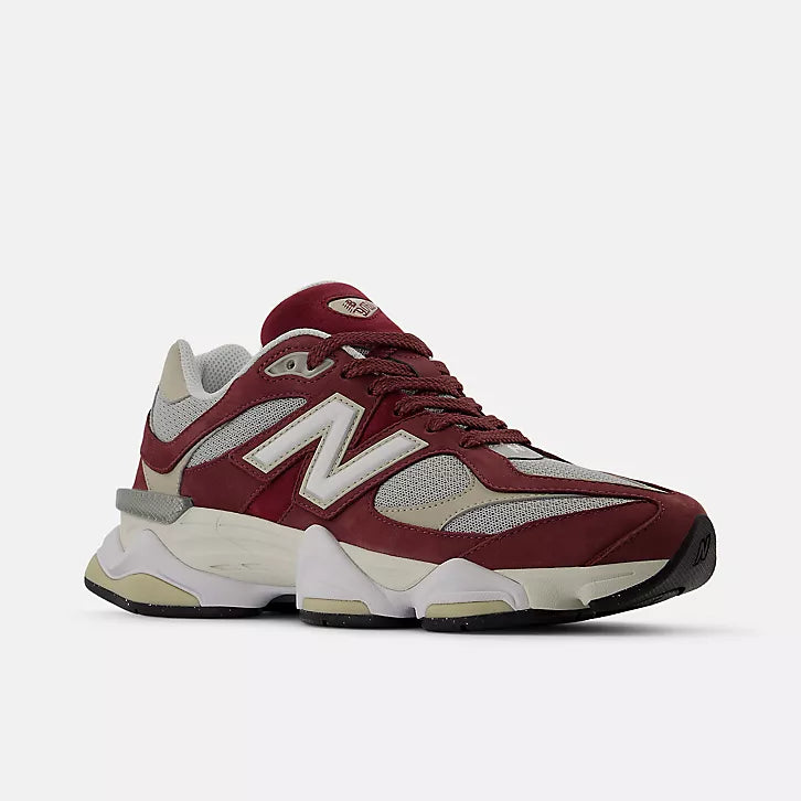 Дамски маратонки New Balance 9060 
GC9060CT Lateral View