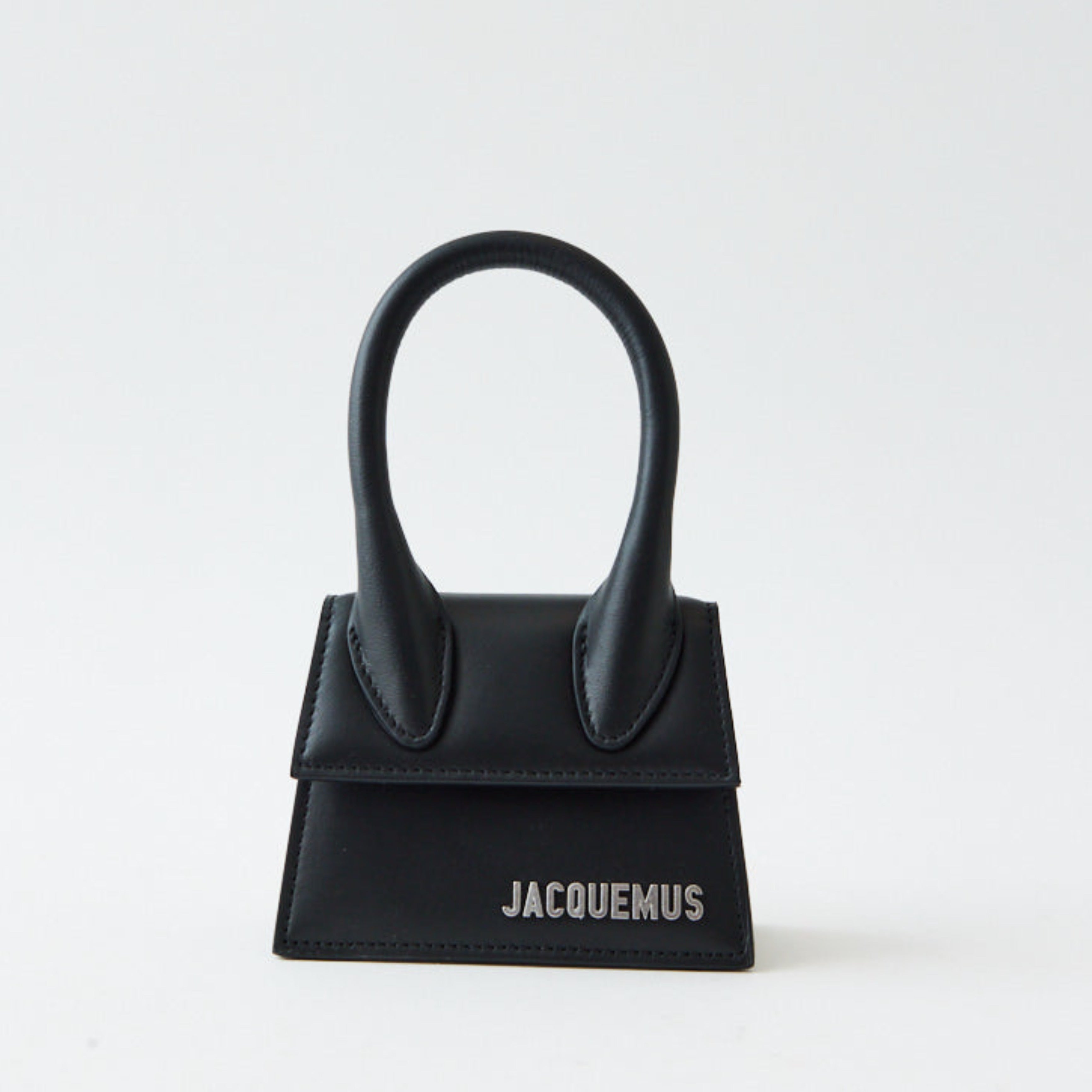 Дамска мини чантичка от естествена кожа Mini Le Chiquito Black Leather Bag Jacquemus 216BA0013061990
