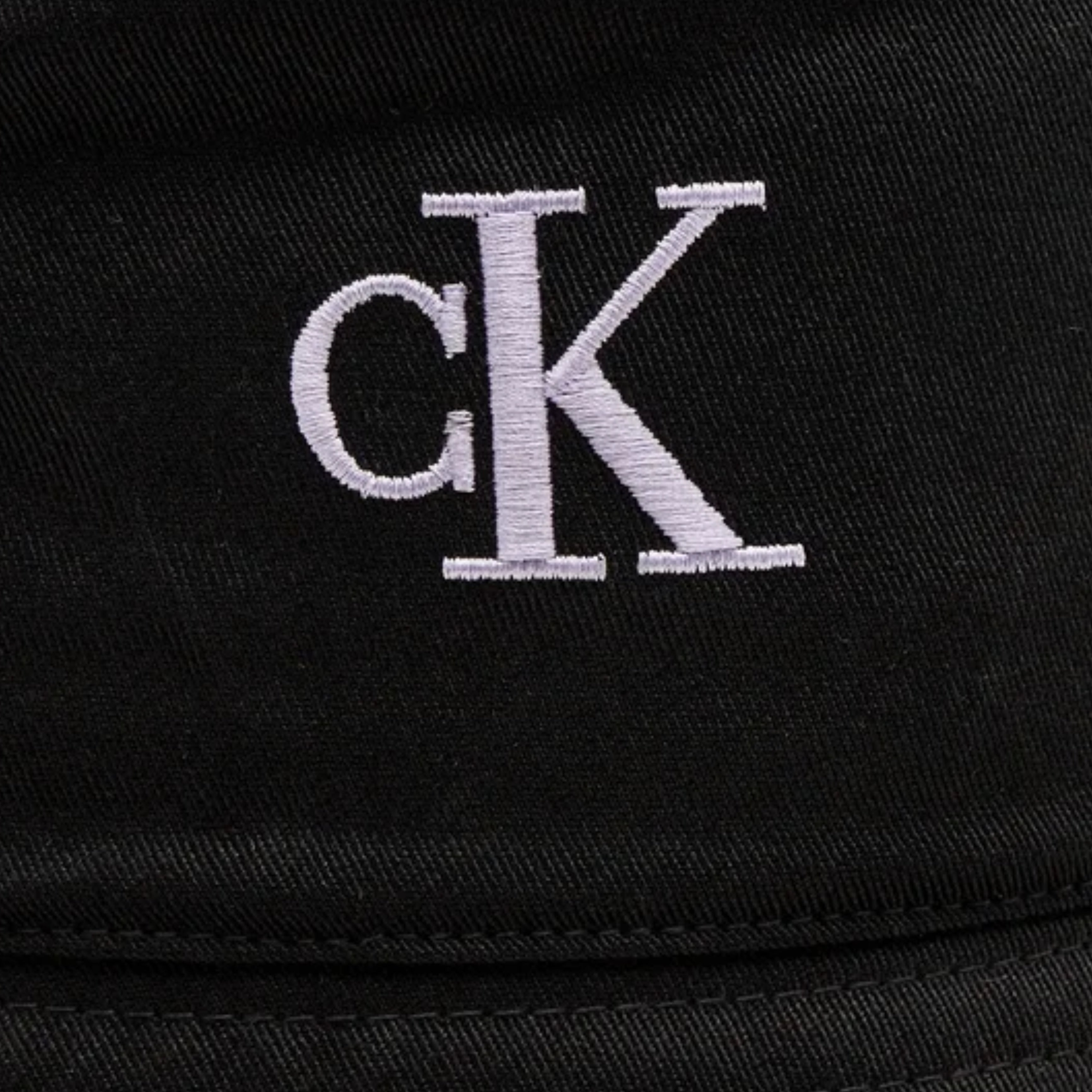 Мъжка шапка тип идиотка Calvin Klein K60K612320 в черно