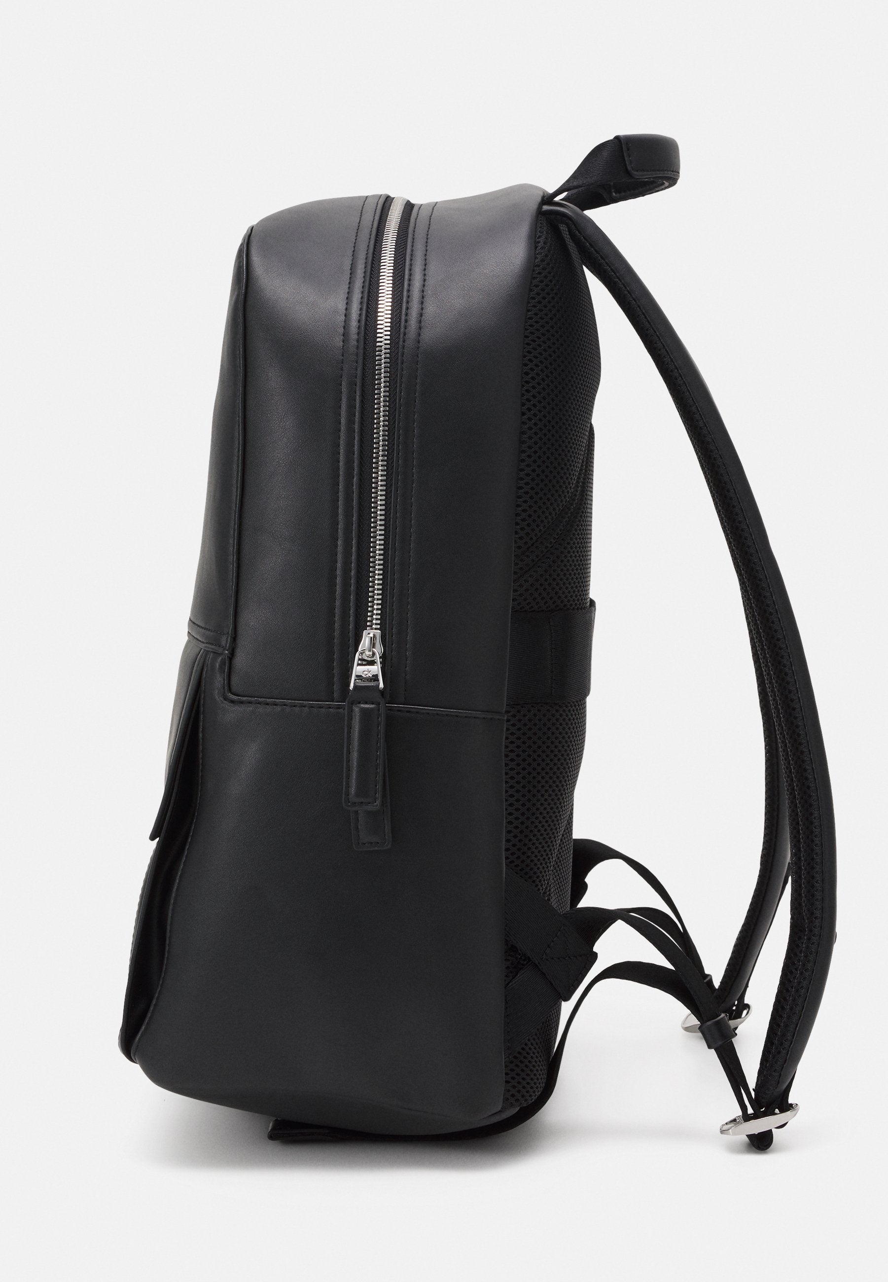 Мъжка раница Men’s rucksack Calvin Klein 
K50K509230 Black side view
