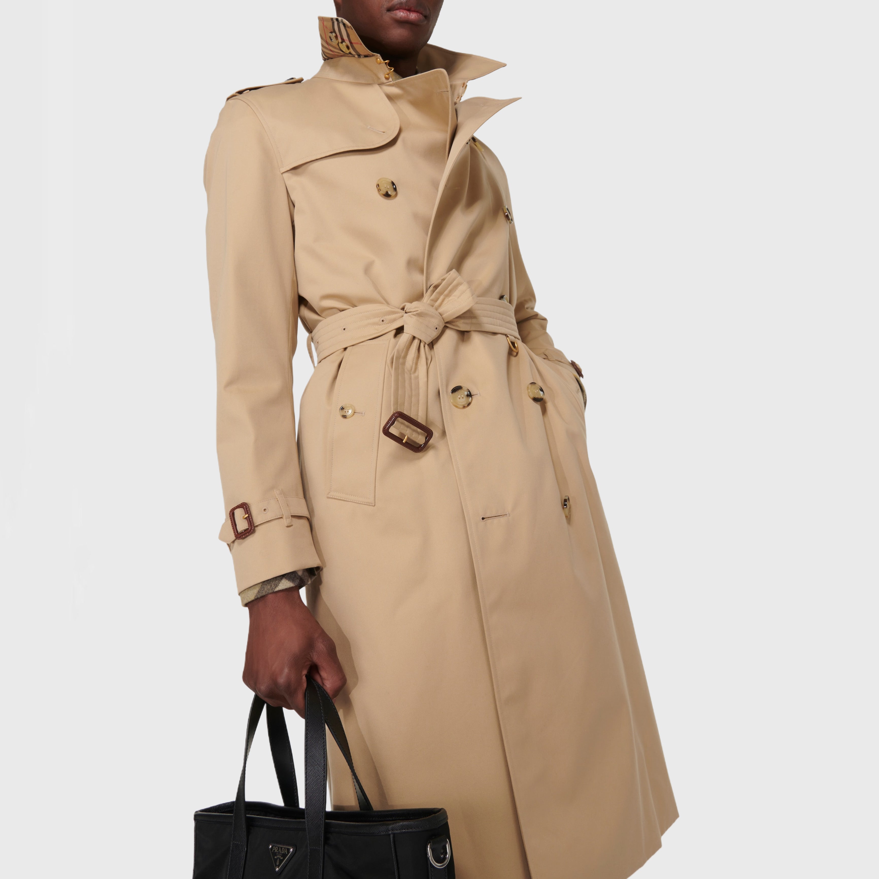 Мъжки луксозен тренчкот от 100 % памук в бежово Men’s cotton gabardine Kensington trench coat Burberry