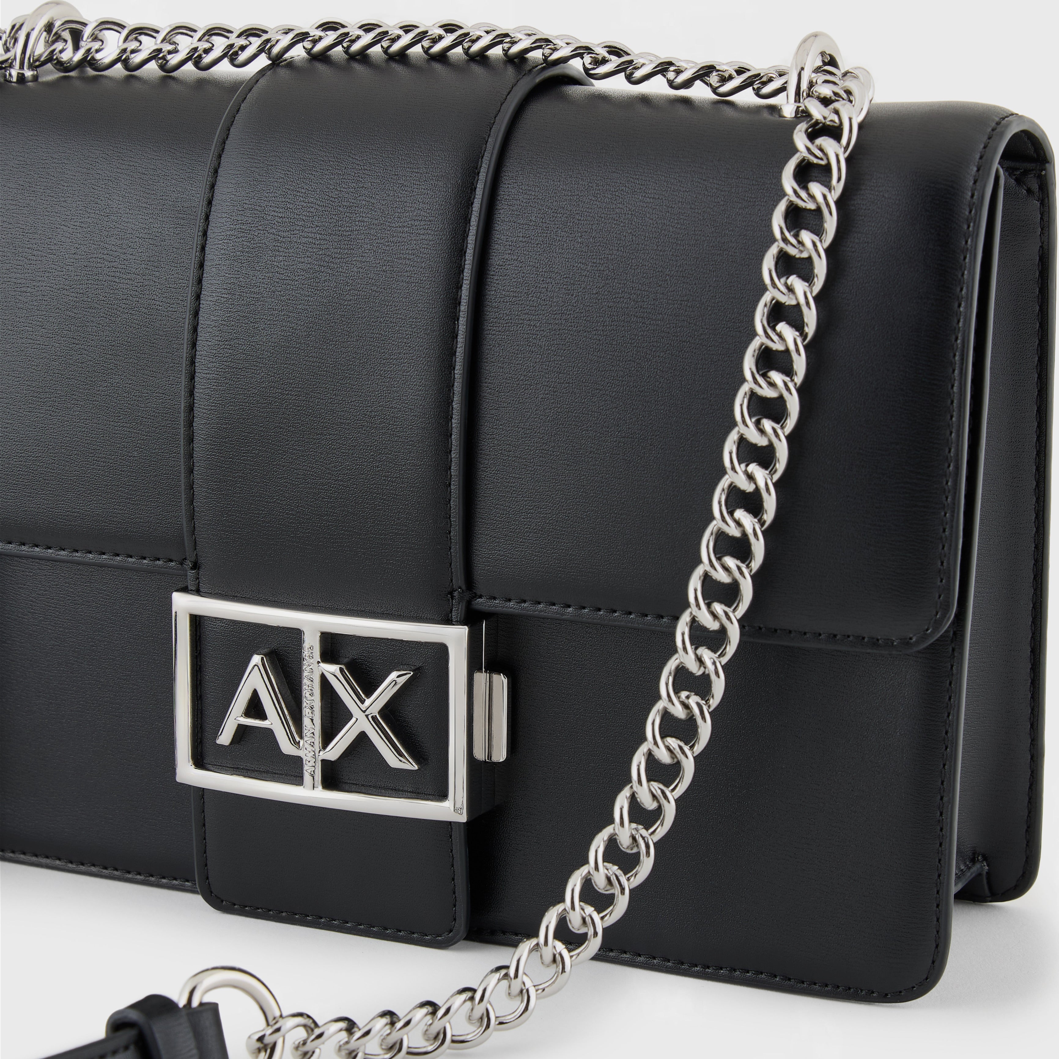 Дамска чанта в черно Women’s shoulder bag Armani Exchange XW000070 AF12039 UC001 Black