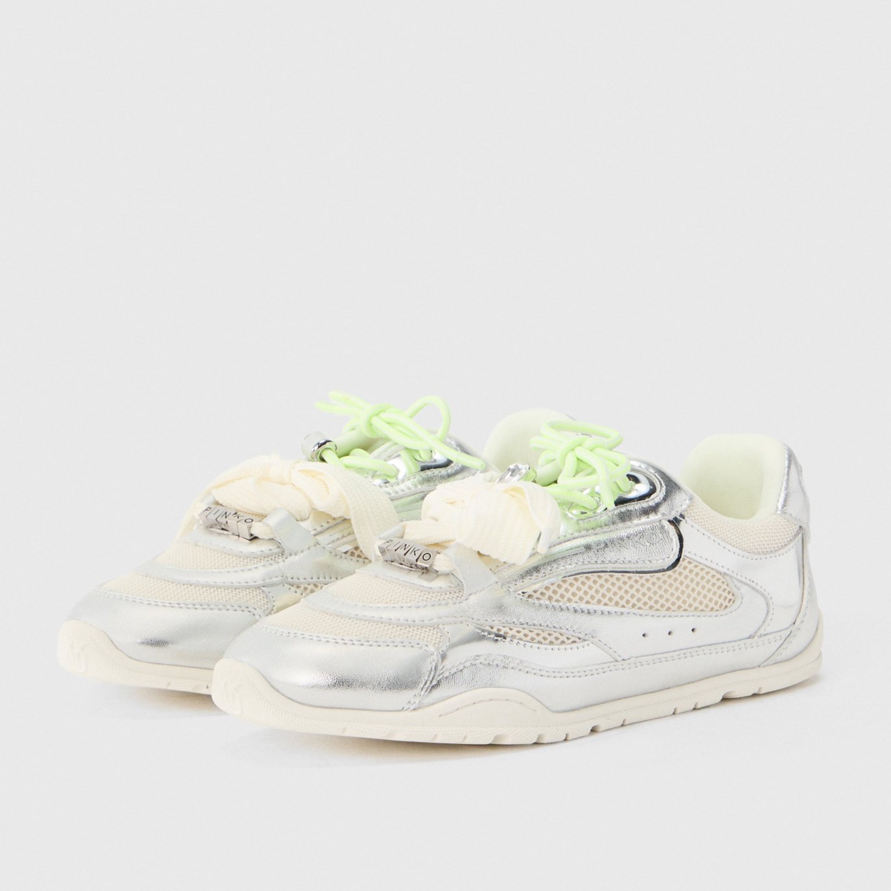 Дамски кецове Women’s sneakers Pinko Yulia
SS0185 P146 ZZF Angled view