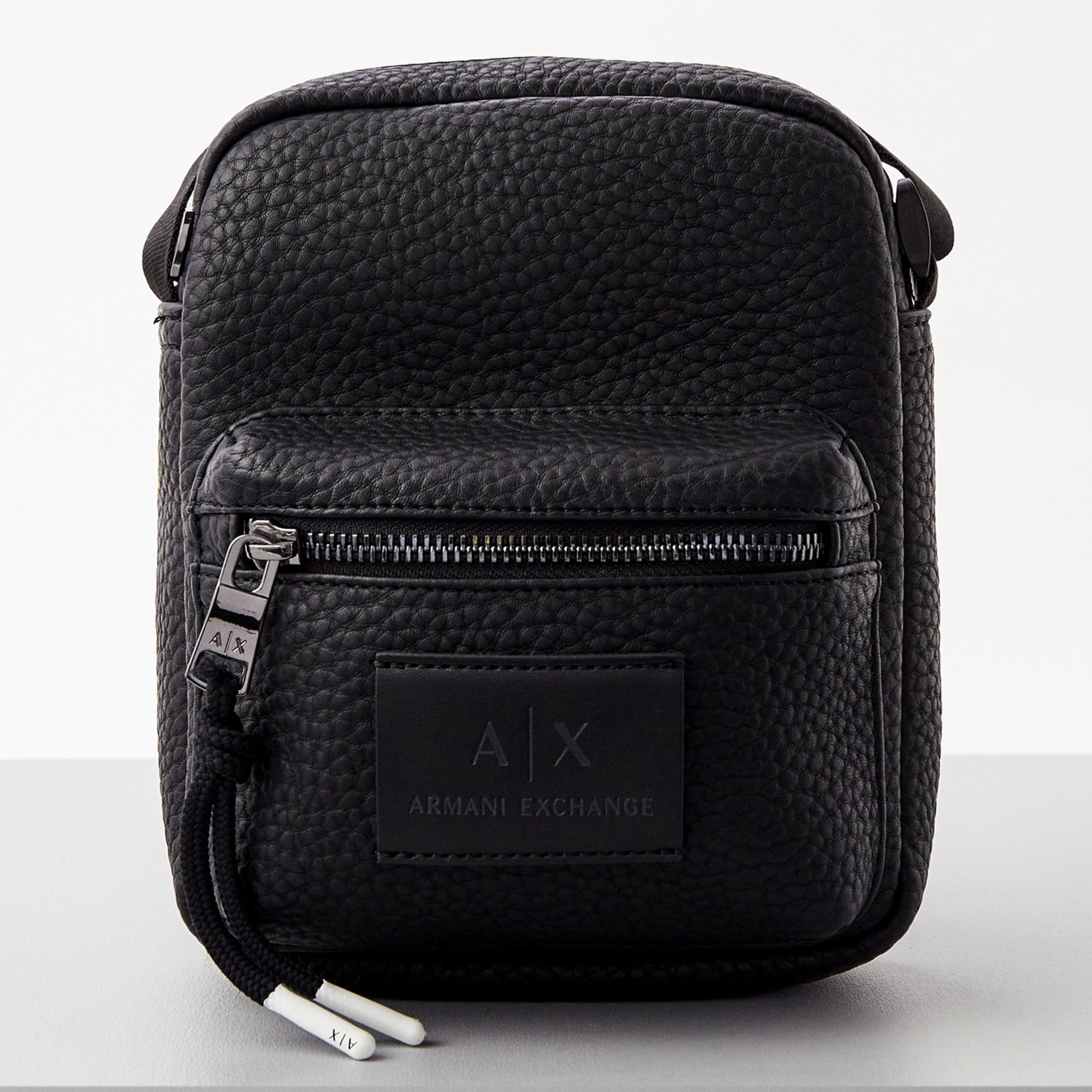 Мъжка чанта Men’s bag Armani Exchange
952490 2F882 00020 Black