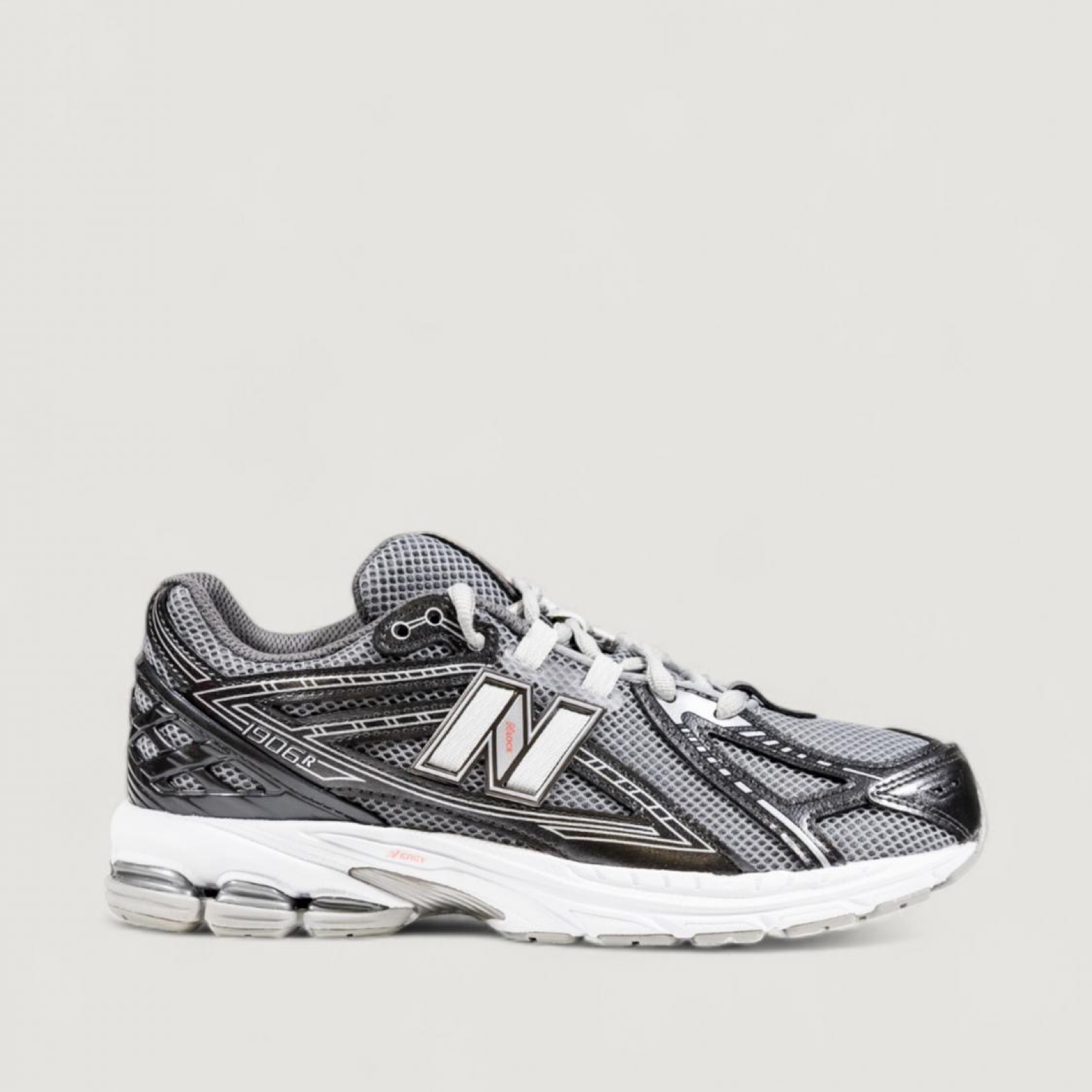 Дамски маратонки New Balance 1906R Women Sneakers GC1906CO Lateral View