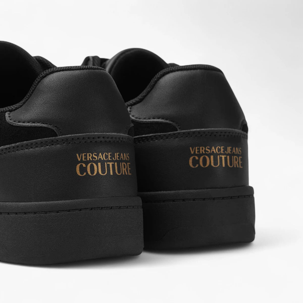 Мъжки кецове Men’s sneakers Versace Jeans Couture 79YA3SD4 ZPB39 899 Black and Gold heels view
