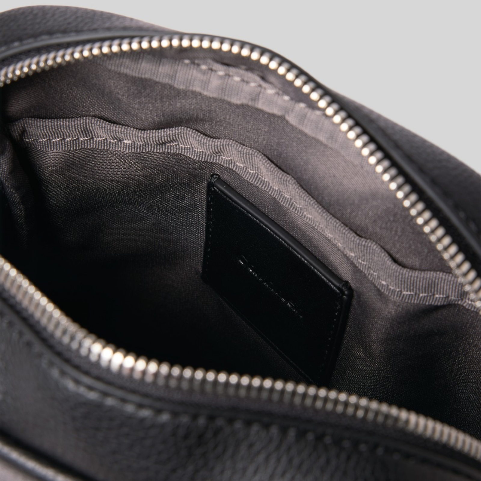 Мъжка чанта Calvin Klein Men Crossbody Bag LV04D3204G UB1 Inside View