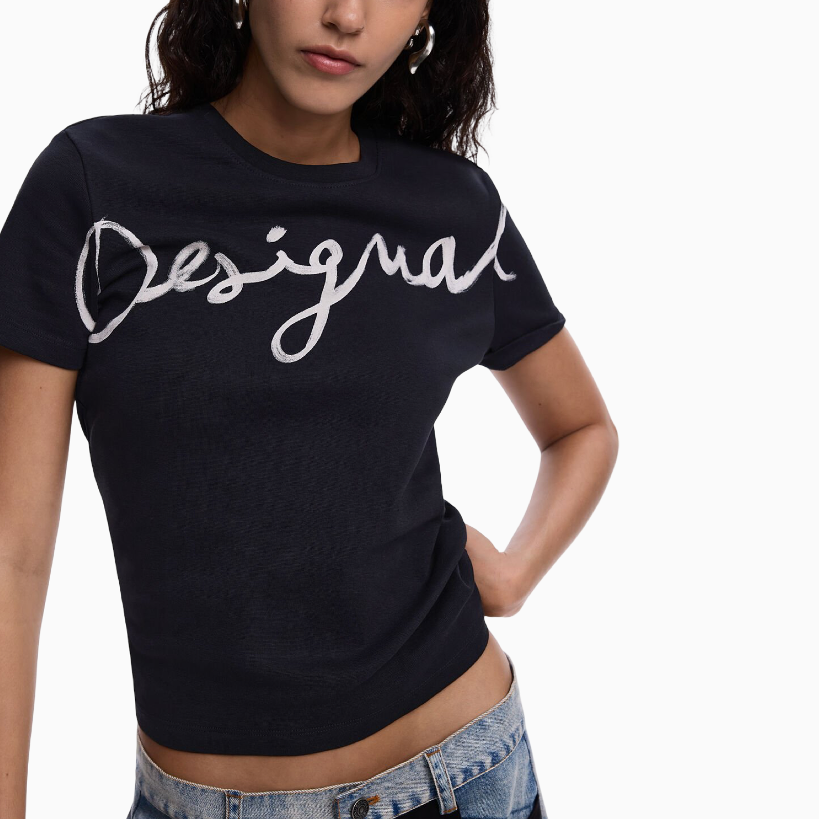 Дамска черна тениска Desigual Women T-shirt 26SWTK07 2000 Close-Up