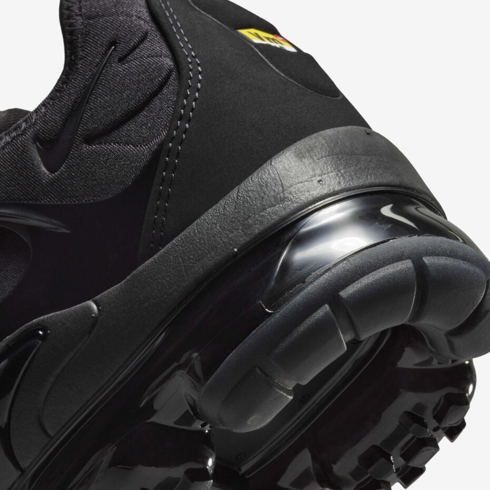Мъжки маратонки Nike Air Max VaporMax Plus 924453-004 Men Sneakers Close-Up