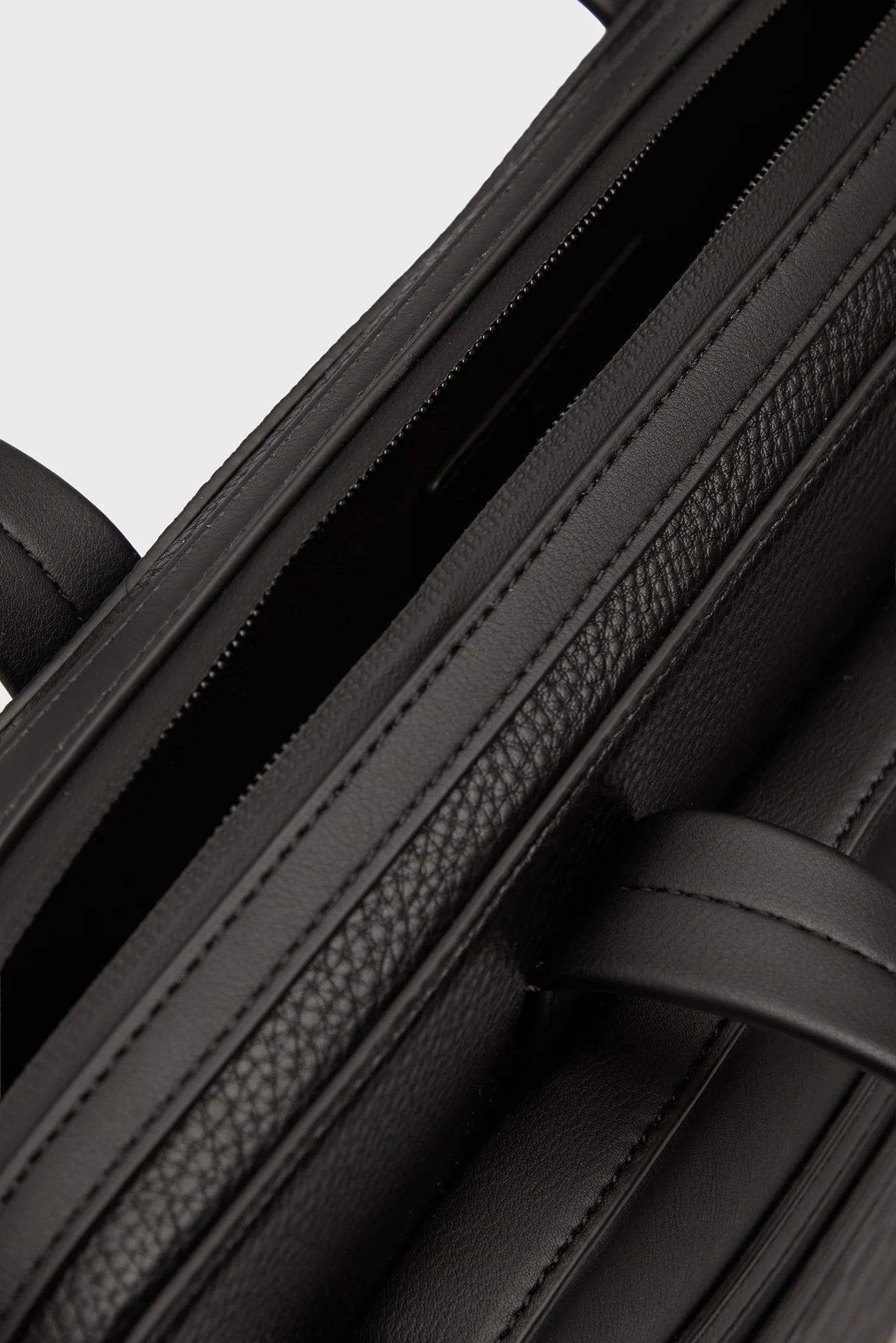 Бизнес чанта за лаптоп Men’s business laptop bag Tommy Hilfiger AM0AM14002 BDS detail view