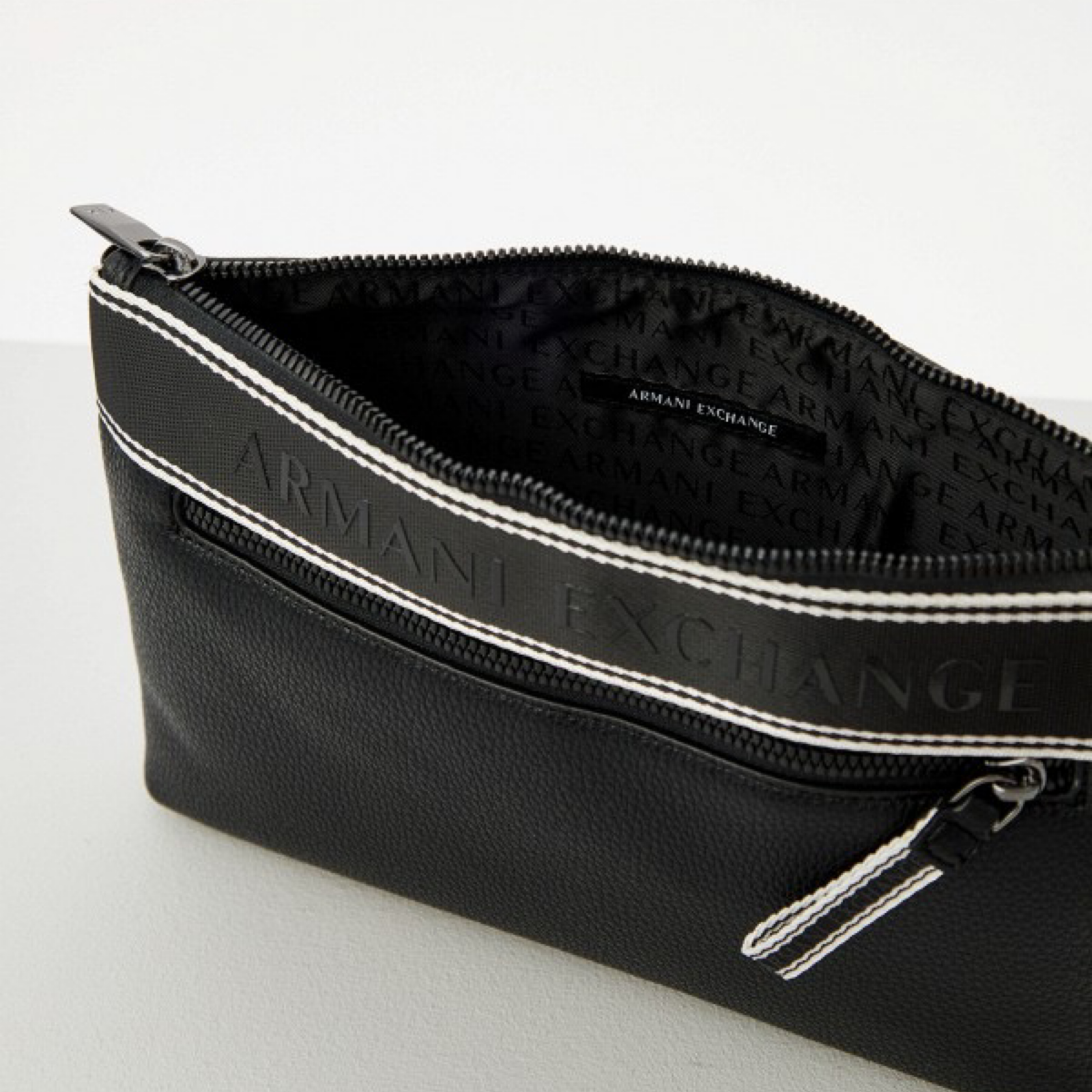 Мъжка клъч чанта Men’s clutch bag Armani Exchange XM002835 AF22662 UC001 Black inside view