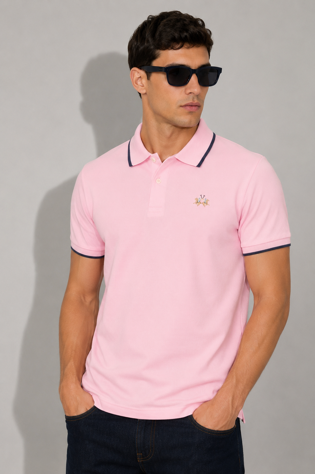 Мъжка поло тениска Men’s polo shirt La Martina
XMP036 PK031 05221 Fairtale lifestyle view